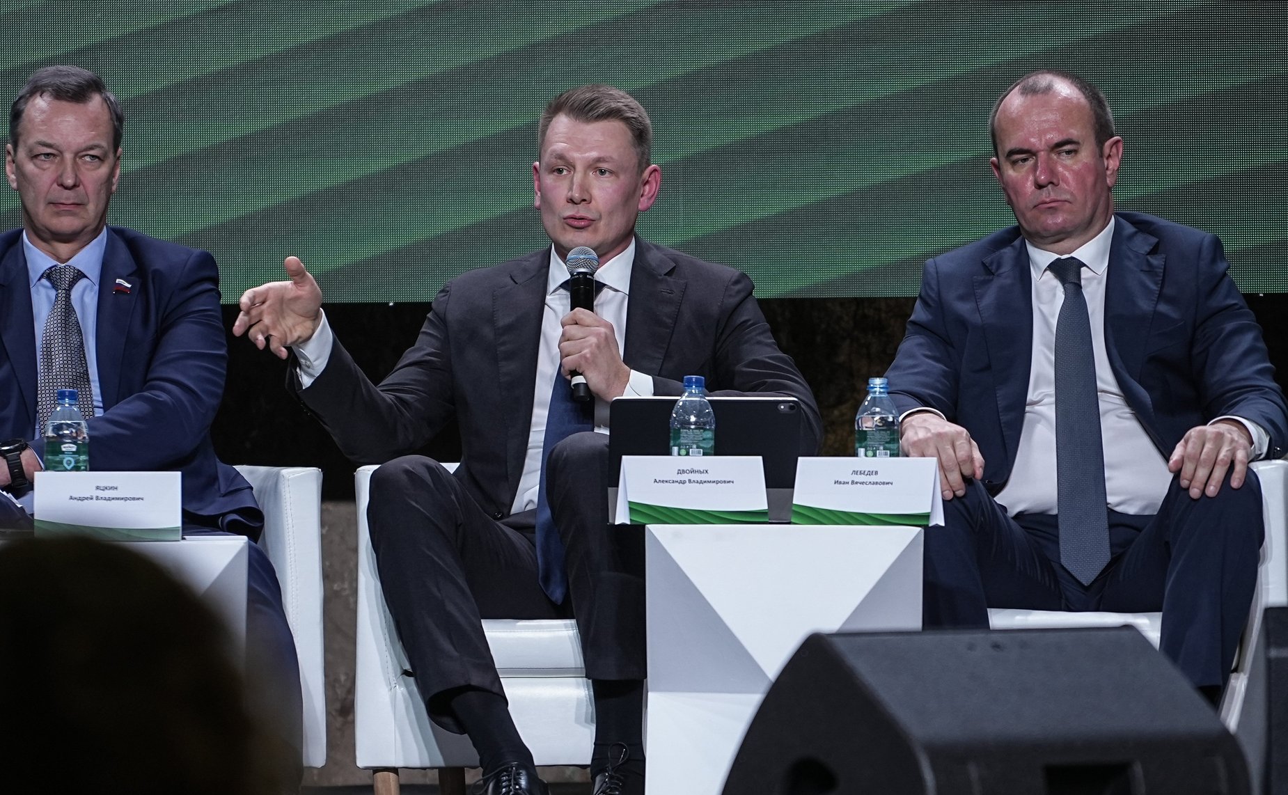 Сенаторы приняли участие в первой федеральной конференции «Малому бизнесу – большую полку» в Санкт-Петербурге