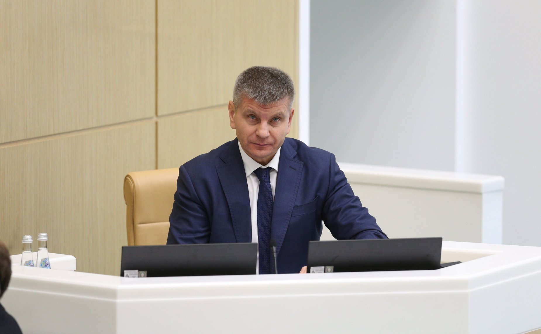 Геннадий Голов