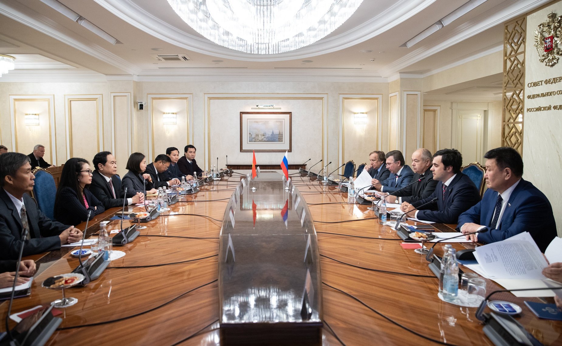 Встреча заместителя Председателя СФ Ильяса Умаханова с Председателем ЦК Отечественного фронта Вьетнама Чан Тхань Маном