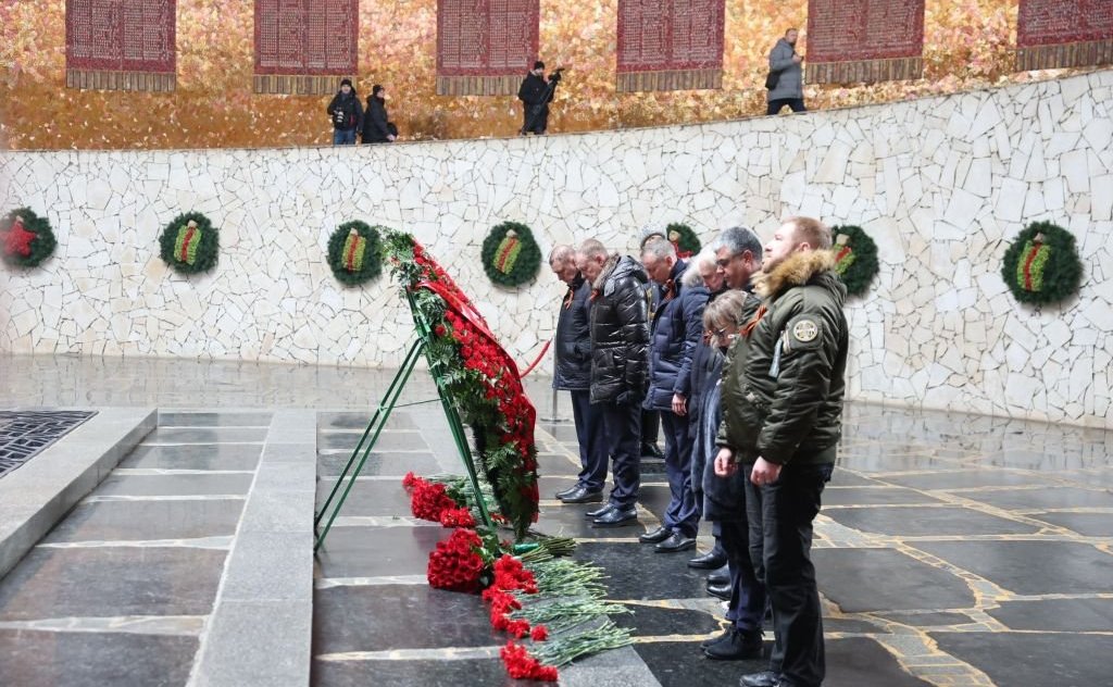 Сергей Горняков и Николай Семисотов в день 81-й годовщины победы в Сталинградской битве почтили память погибших героев