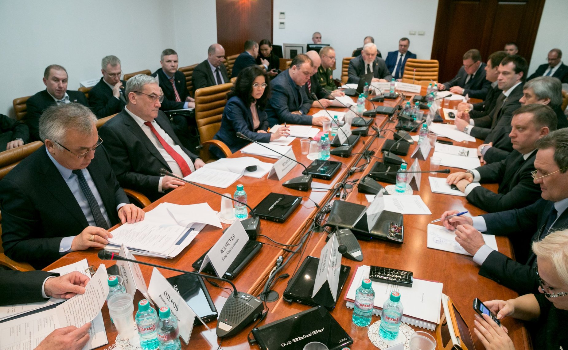 Заседание «круглого стола», посвященное реализации Закона РФ «Об увековечивании памяти погибших при защите Отечества» в части проведения поисковой работы, захоронения погибших и содержания воинских захоронений»