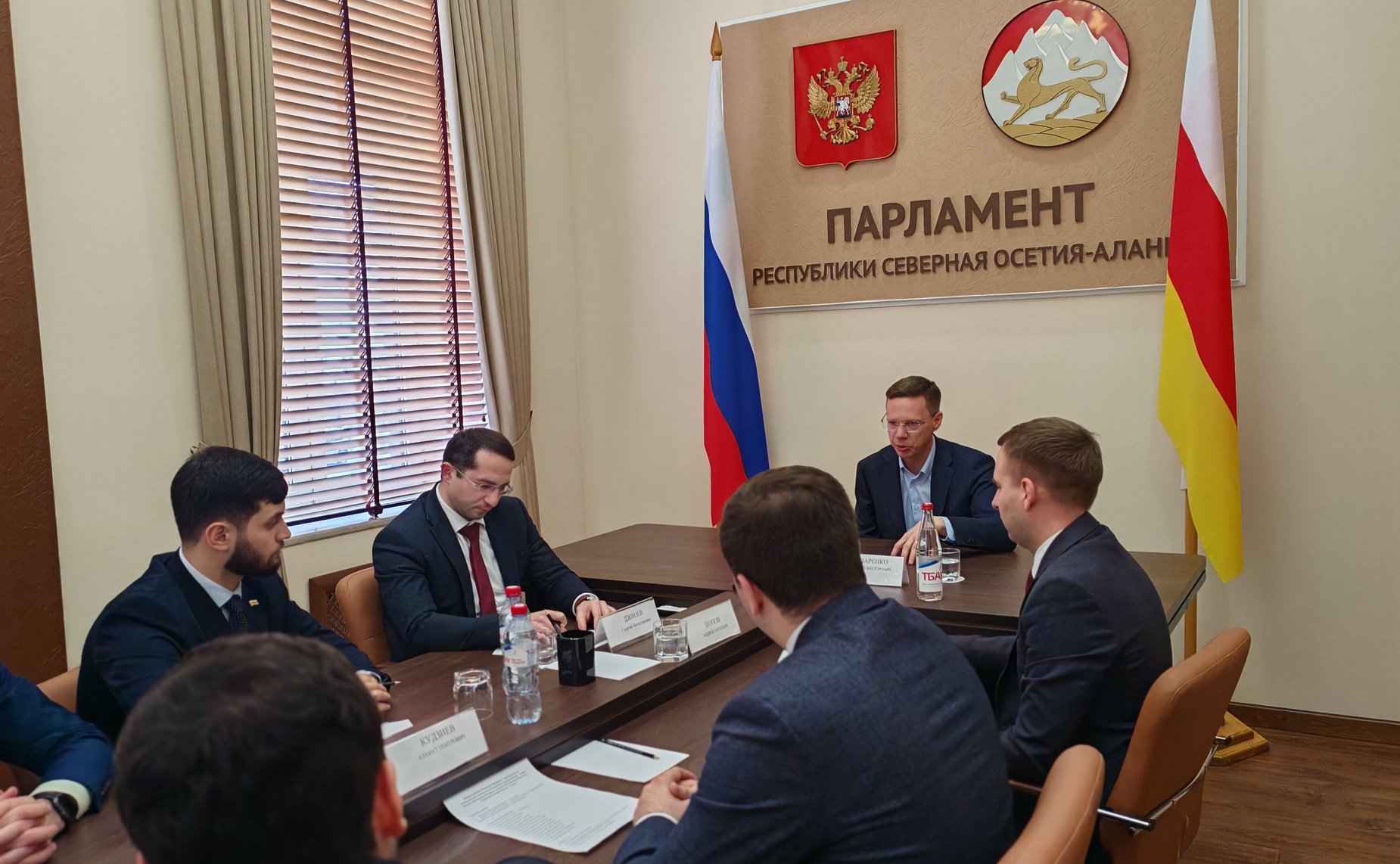 Виталий Назаренко встретился с представителями молодежного парламента Северной Осетии