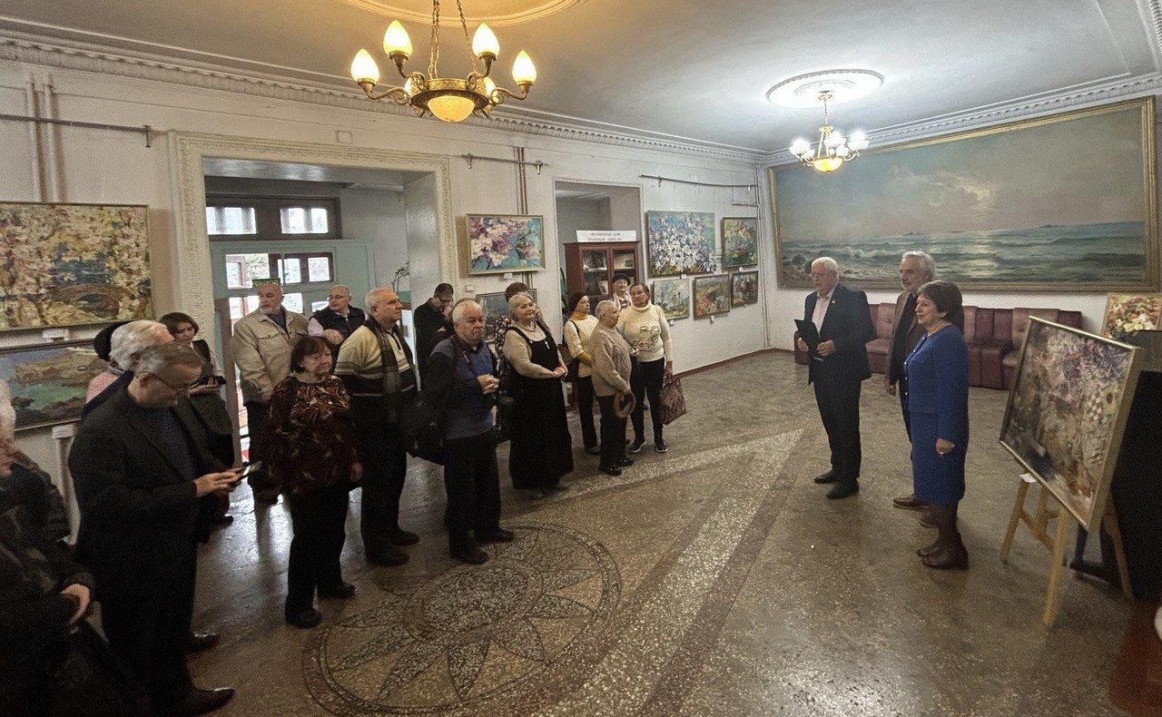 Екатерина Алтабаева выступила с приветственным словом на персональной выставке заслуженного деятеля искусств Севастополя, художника Николая Карпова «… и снова придет весна»