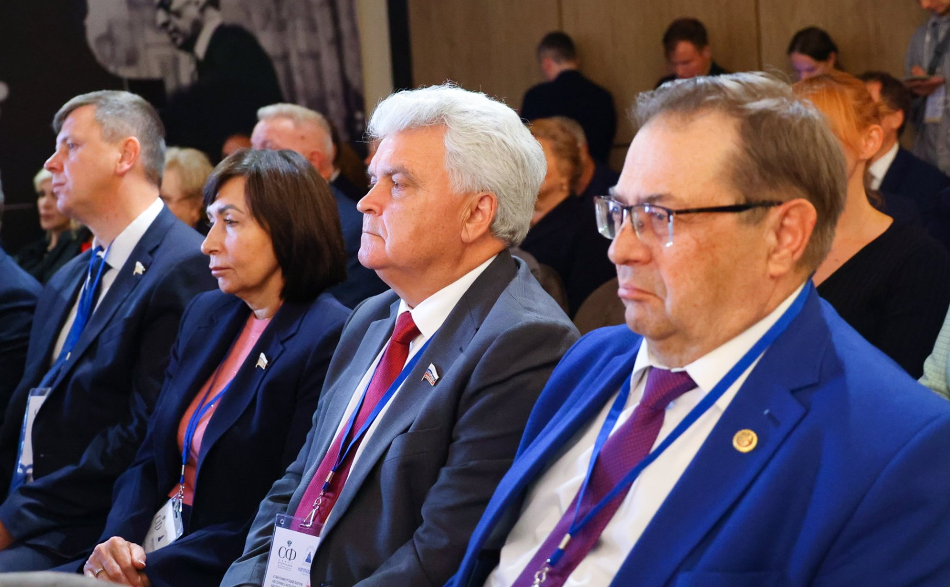 В рамках работы Х Парламентского форума «Историко-культурное наследие России» в Великом Новгороде Валентина Матвиенко посетила детскую общеобразовательную школу имени Г.Р. Державина и Дом музыки имени С.В. Рахманинова