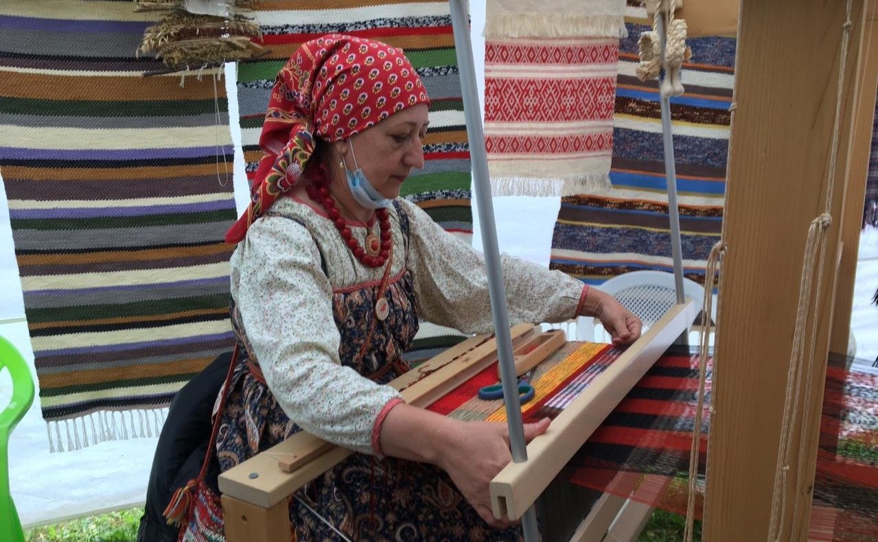 Ольга Хохлова приветствовала участников и гостей фестиваля творчества и ремёсел «Реки-Руки», состоявшегося во Владимире