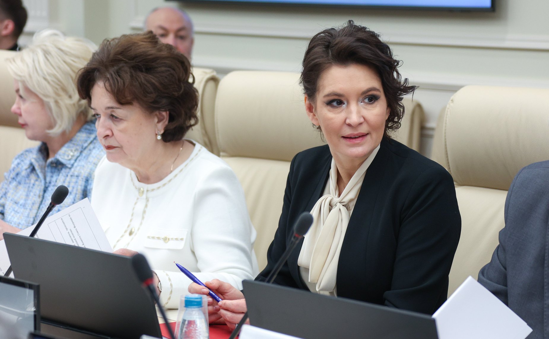 Круглый стол «Церковь, власть и общество: поддержка участников специальной военной операции и их семей» (в рамках XIV Рождественских парламентских встреч)