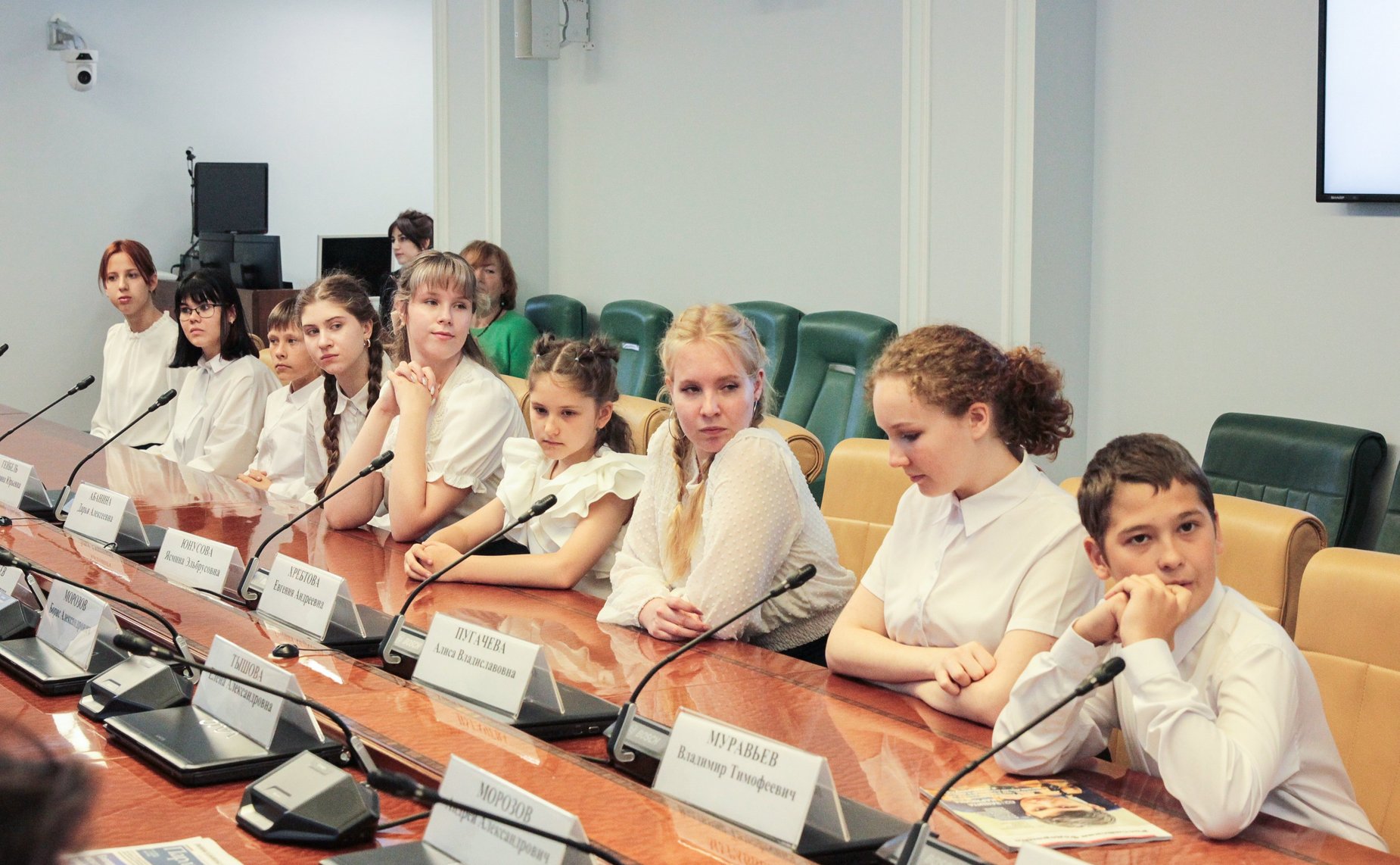 Валерий Радаев наградил победителей седьмого Всероссийского школы-конкурса «Портрет твоего края» 2023 года из Саратовской области и г. Москвы