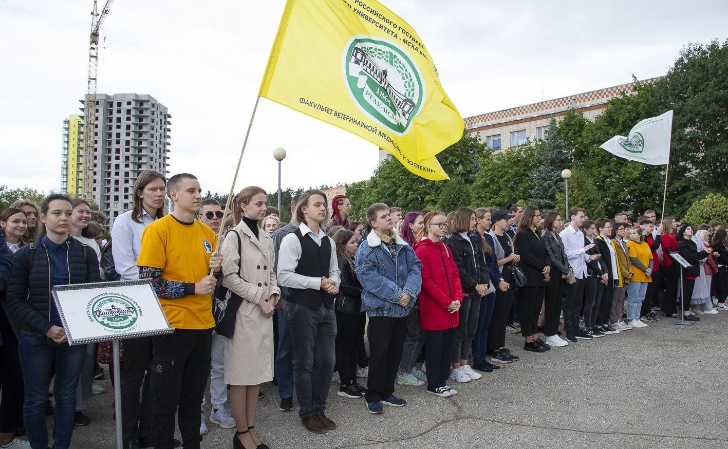 В День знаний Анатолий Артамонов поздравил школьников и студентов Калужской области