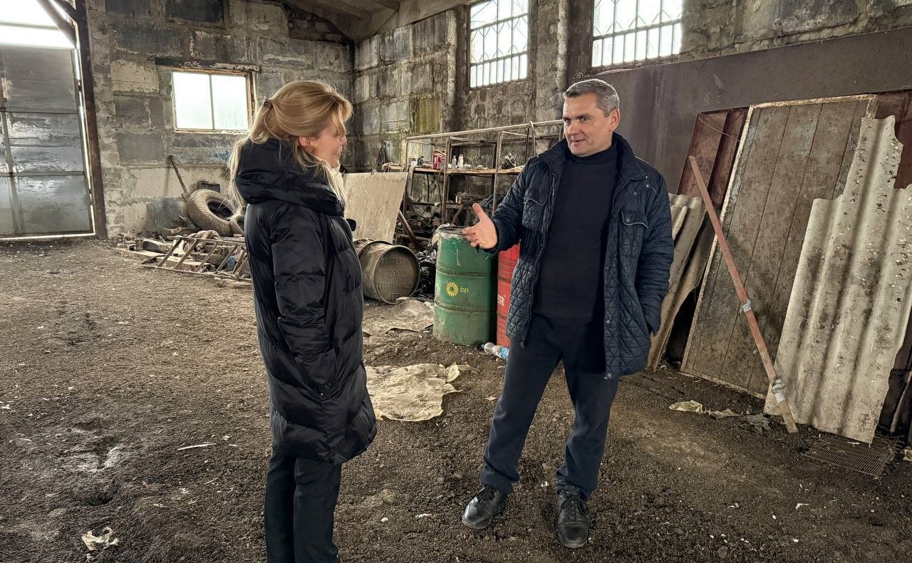 Дарья Лантратова в рамках региональной поездки посетила хозяйство Владимира Прудникова в Белокуракинском районе