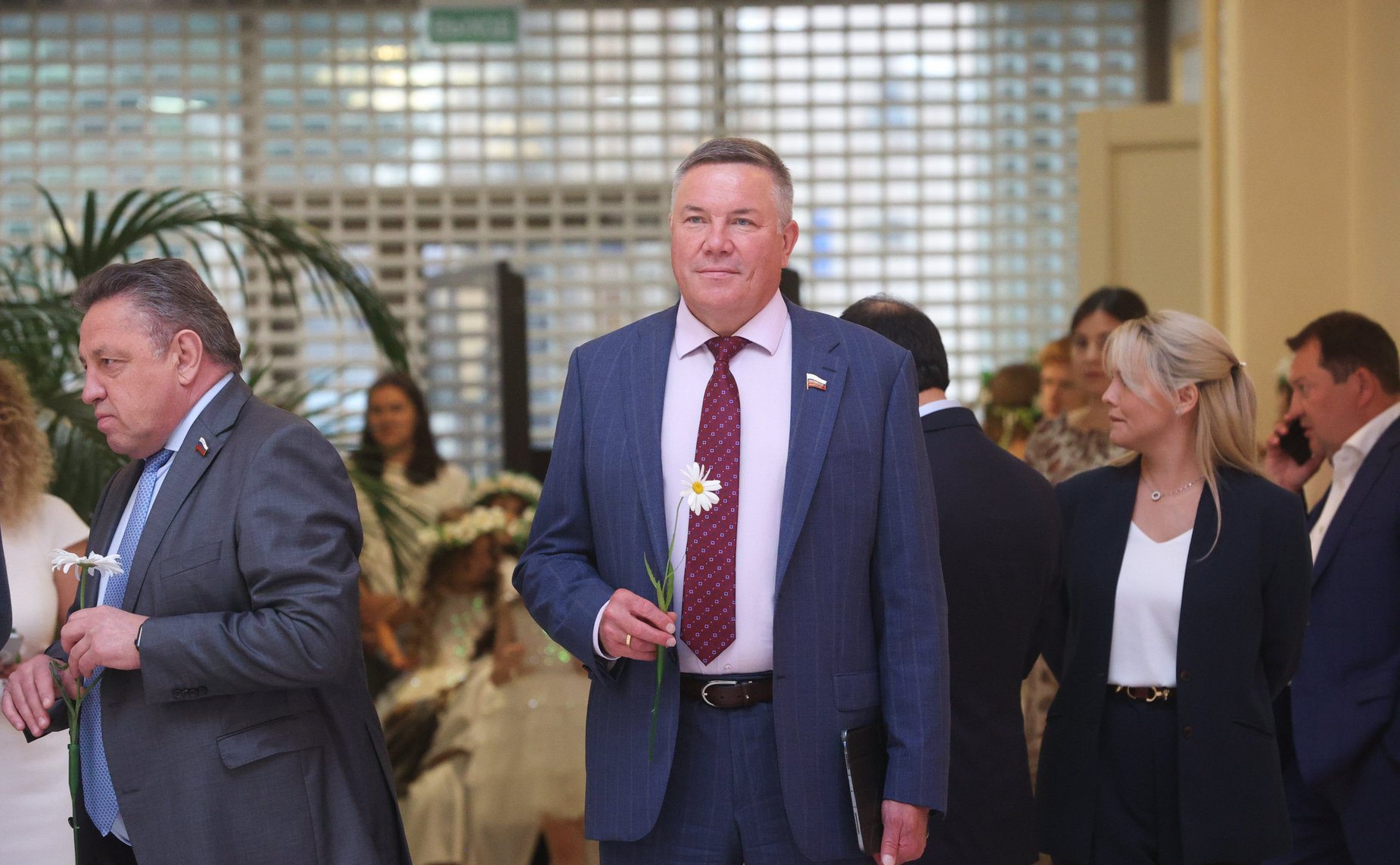 В Совете Федерации состоялась торжественная церемония открытия фотовыставки «Семейные бизнес-династии регионов России», посвященная Дню семьи, любви и верности