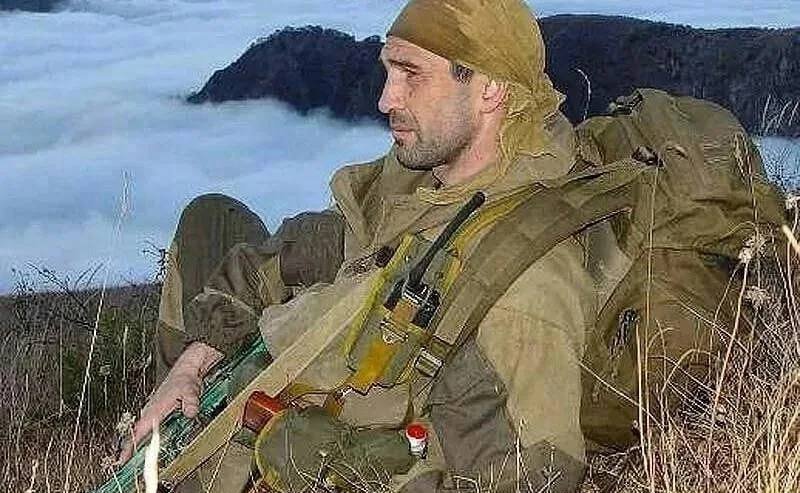 Сергей Рябухин принял участие в возложении цветов к памятнику Герою РФ подполковнику Д. А. Разумовскому