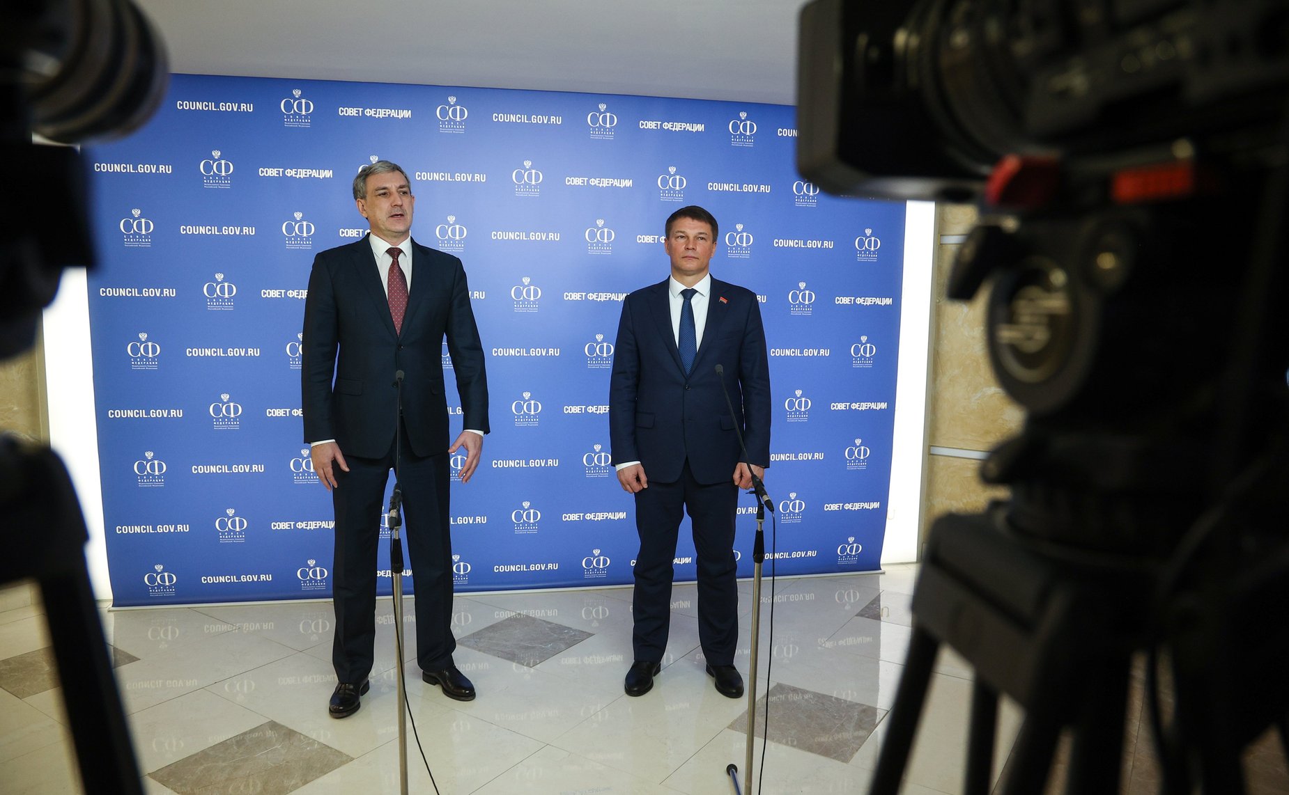 Пресс-подход Губернатора Амурской области Василия Орлова и председателя Законодательного Собрания Амурской области Константина Дьяконова