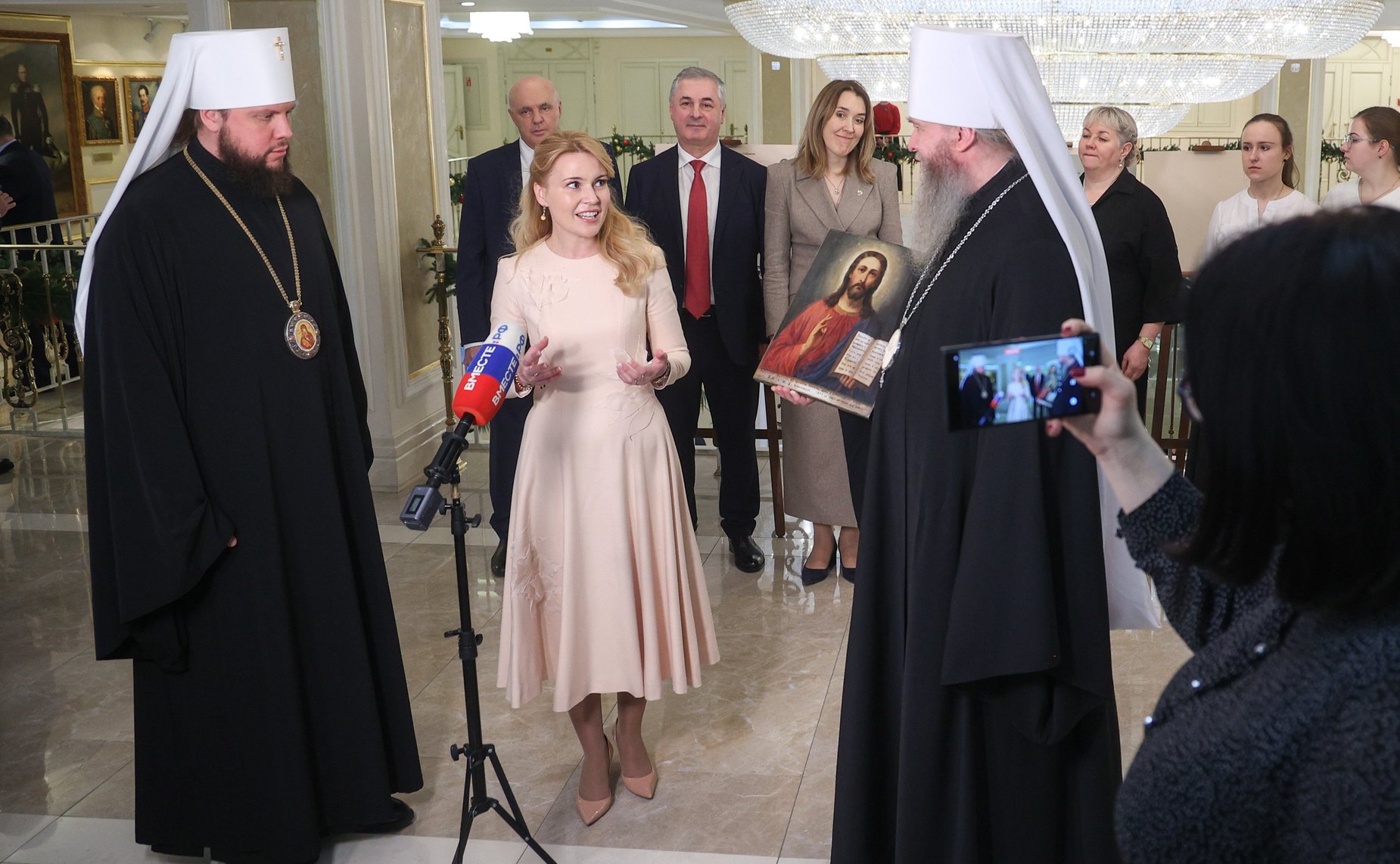 Выставка восстановленных икон Донбасса из Свято-Петропавловского кафедрального собора