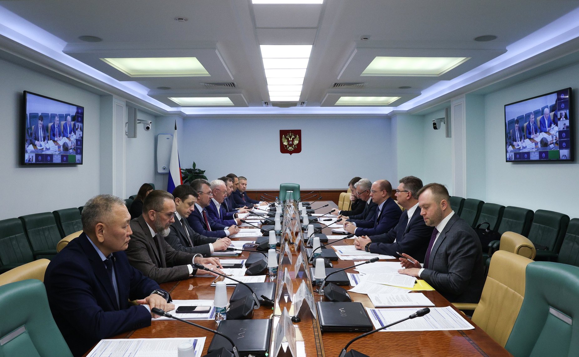 Круглый стол Комитета СФ по экономической политике на тему «О мерах по развитию сети автомобильных дорог общего пользования и повышению безопасности участников дорожного движения»