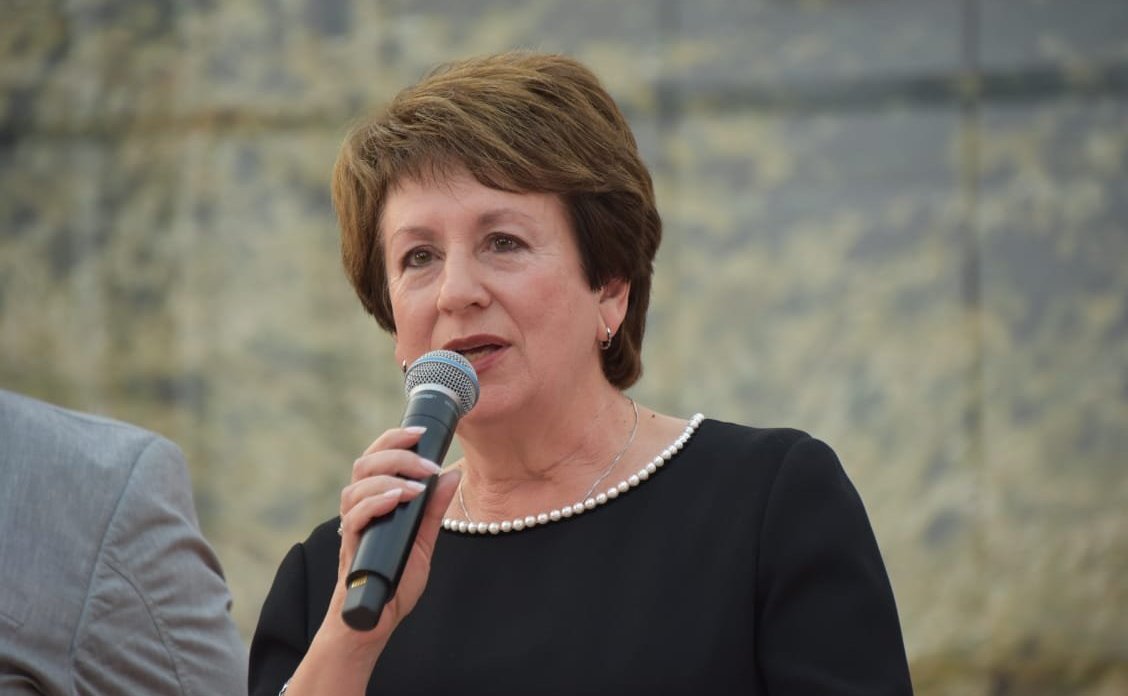 Екатерина Алтабаева вручила Благодарности Председателя СФ жителям Балаклавы