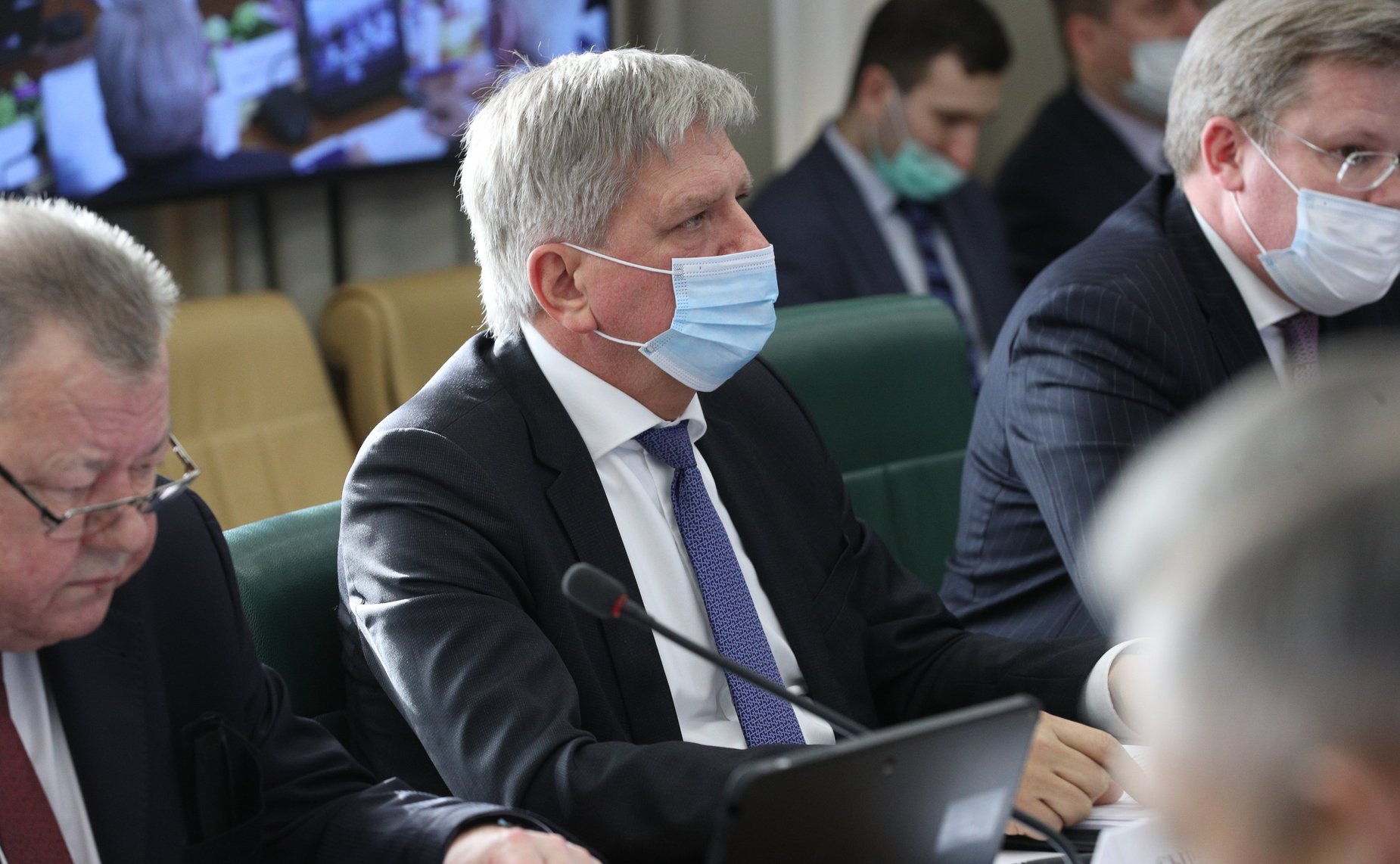 «Круглый стол» на тему «Международное сотрудничество в борьбе с глобальными вызовами и угрозами, включая кризис системы контроля над вооружениями»