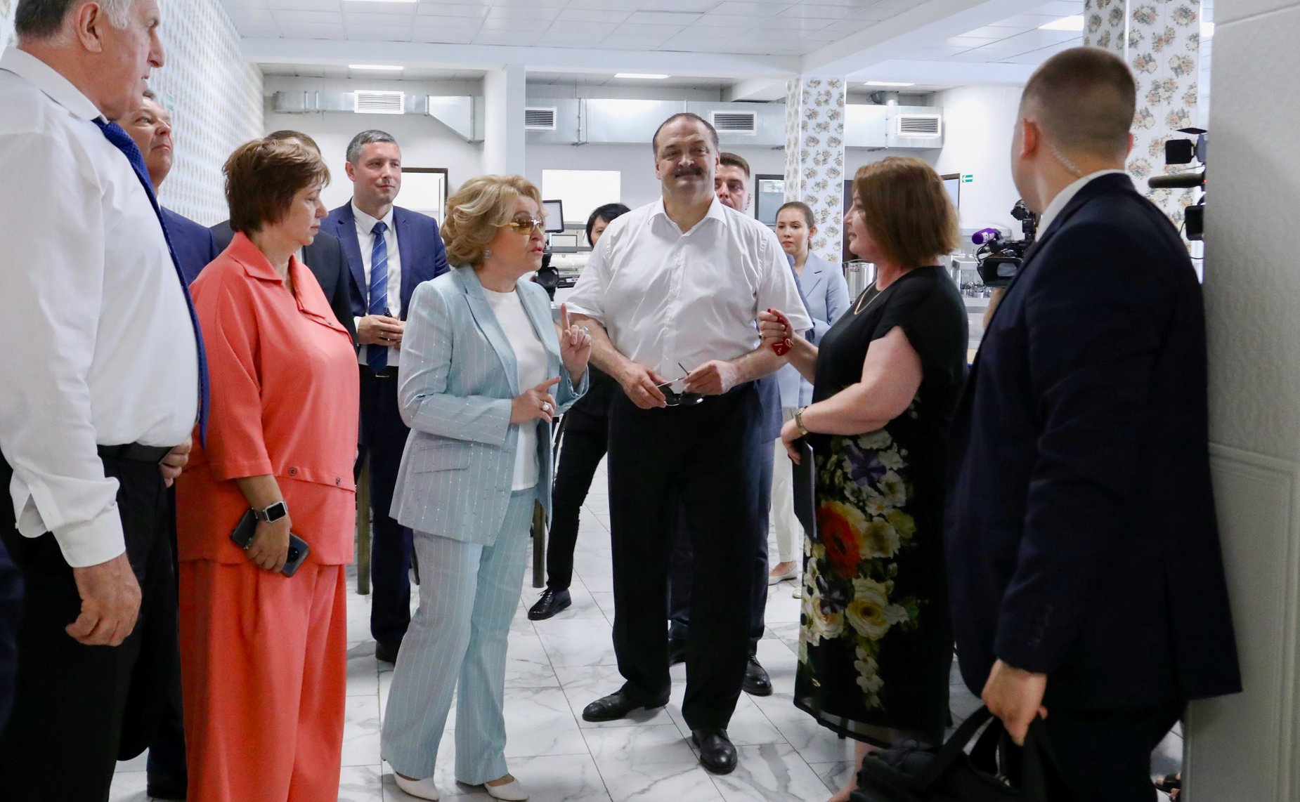 Председатель Совета Федерации Валентина Матвиенко посетила и осмотрела детский сад в Каспийске