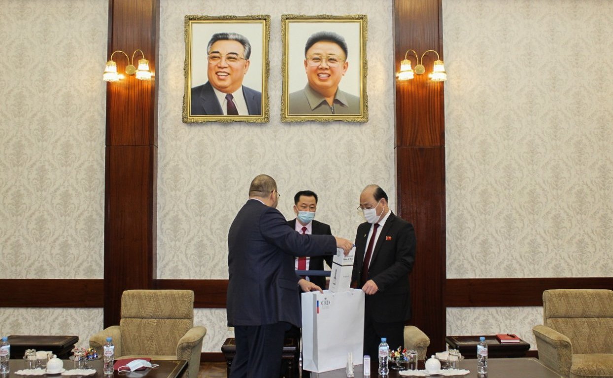 Встреча Олег Мельниченко с Чрезвычайным и Полномочным Послом Корейской Народно-Демократической Республики в Российской Федерации Син Хон Чхолем