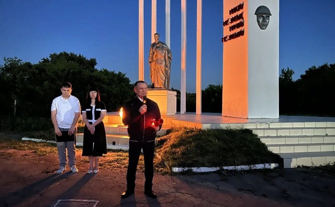 Игорь Мурог принял участие в акции памяти на Братском кладбище в Ряжске