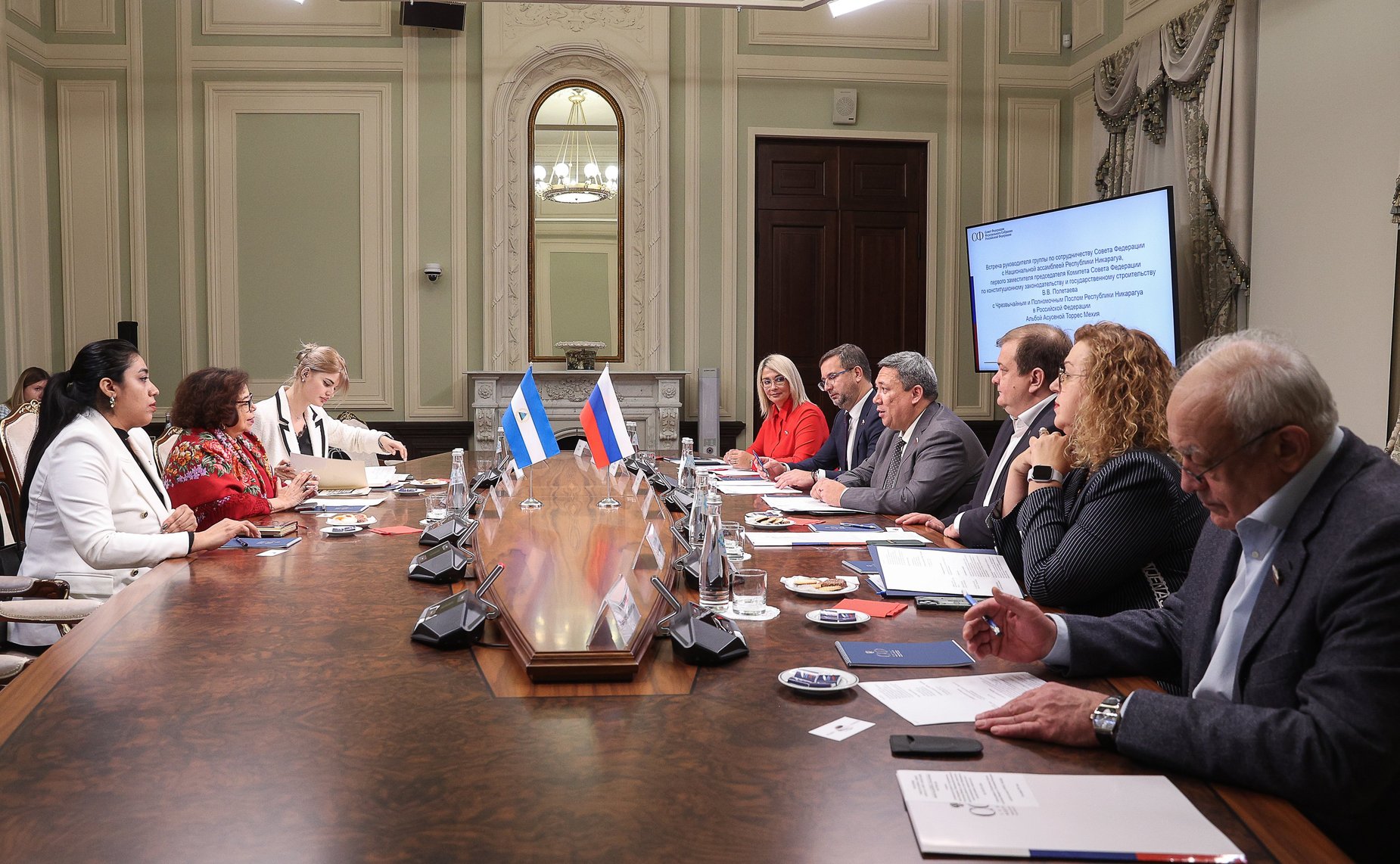 Встреча руководителя группы по сотрудничеству СФ с Национальной ассамблеей Республики Никарагуа Владимира Полетаева с Чрезвычайным и Полномочным Послом Республики Никарагуа в РФ