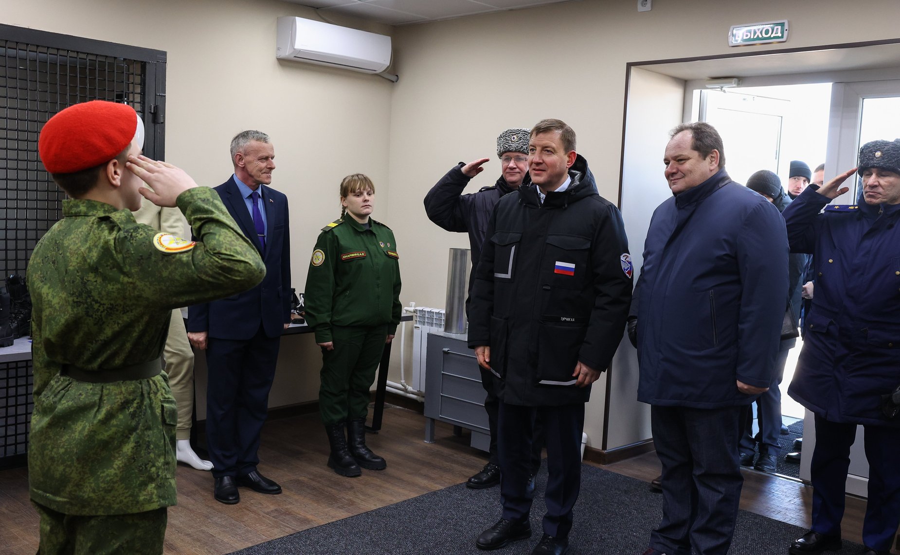 В Еврейской автономной области первый заместитель Председателя СФ Андрей Турчак с губернатором Ростиславом Гольдштейном посетили полевой учебно-тренировочный комплекс