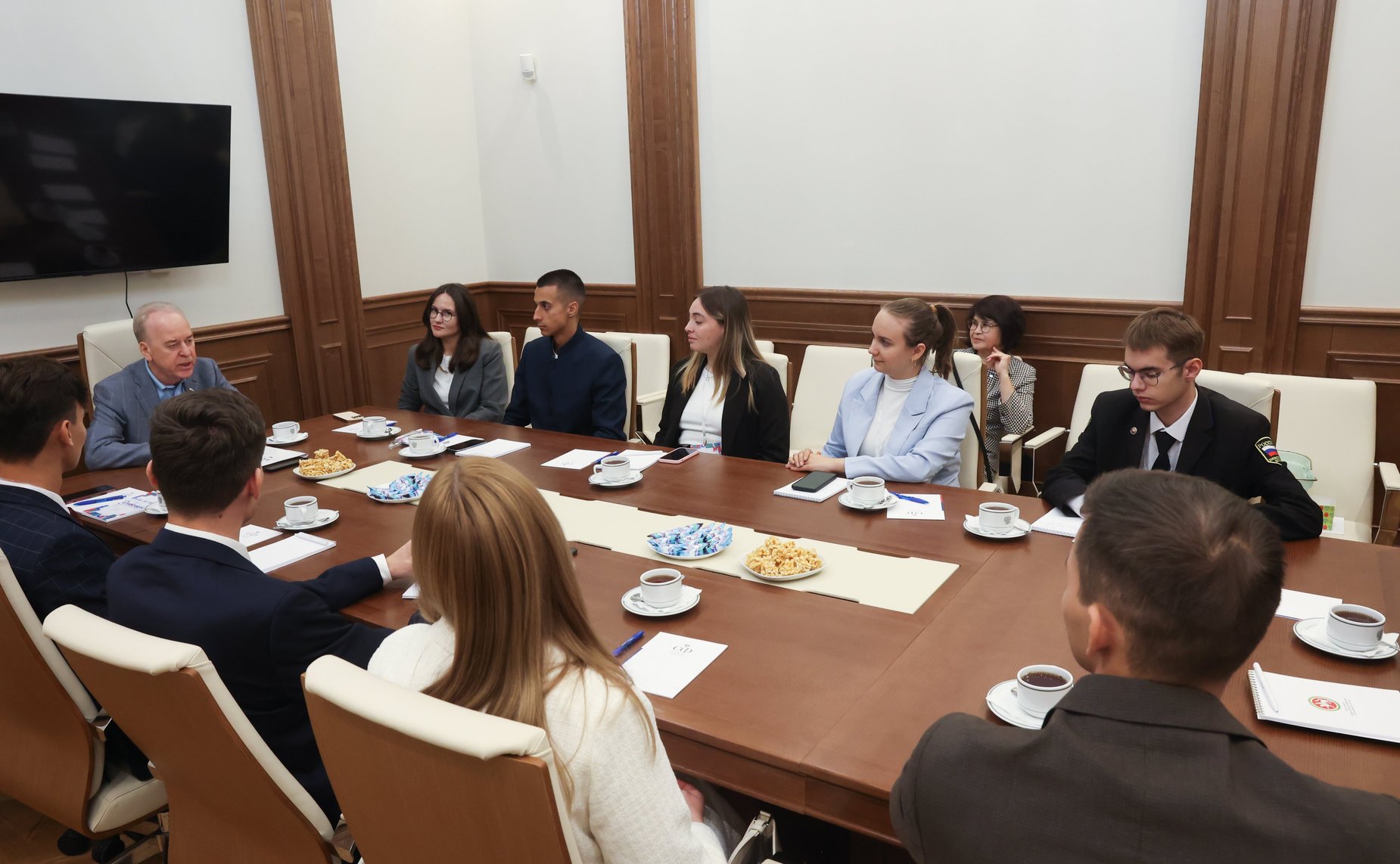 Встреча Александра Терентьева с финалистами образовательной программы «Атмосфера-2023»