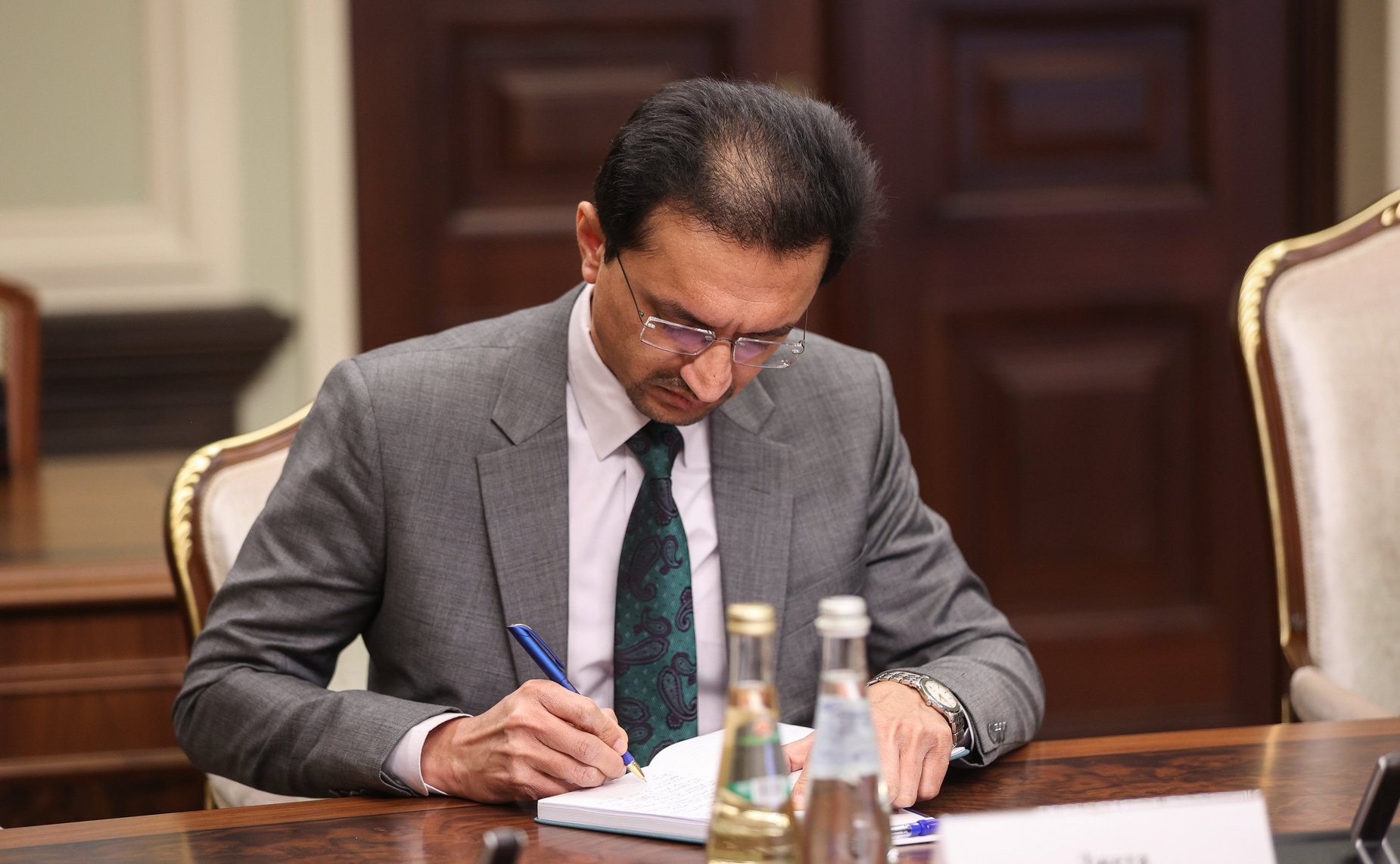 Встреча первого заместителя председателя Комитета СФ по международным делам Андрея Денисова с Чрезвычайным и Полномочным Послом Исламской Республики Пакистан в РФ