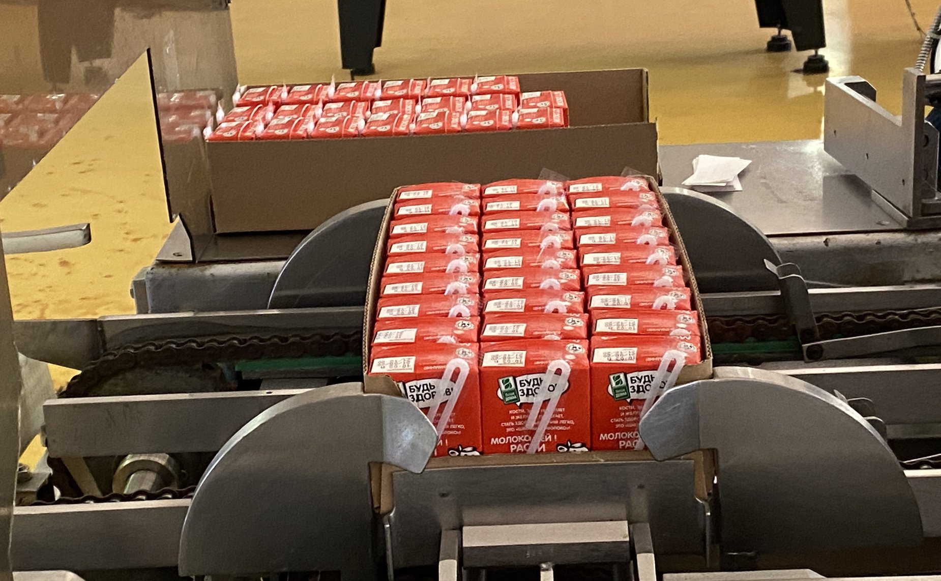 Сенатор Олег Алексеев посетил «Молочный комбинат Энгельсский»