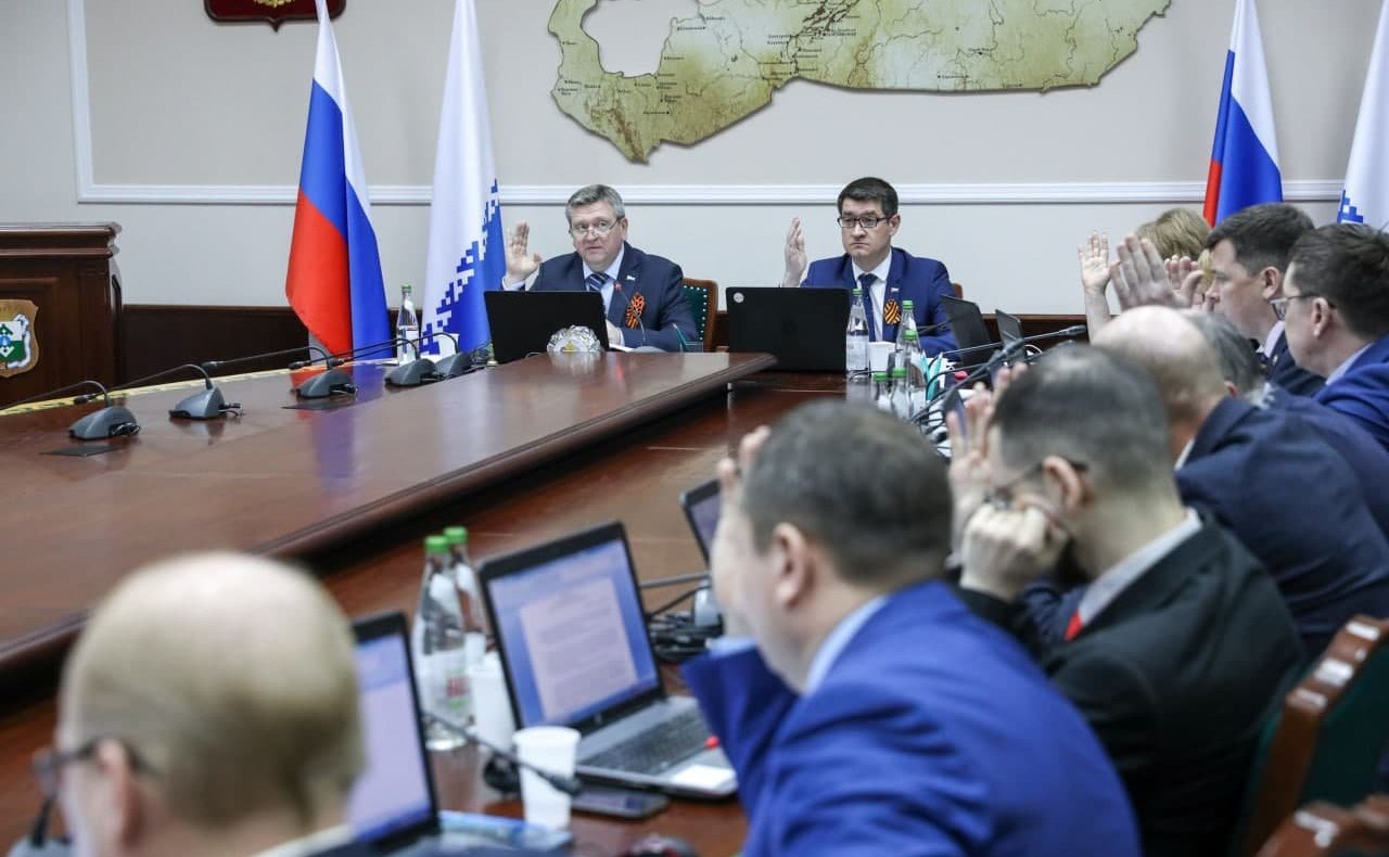 Денис Гусев принял участие в работе 35-й сессии Собрания депутатов Ненецкого автономного округа