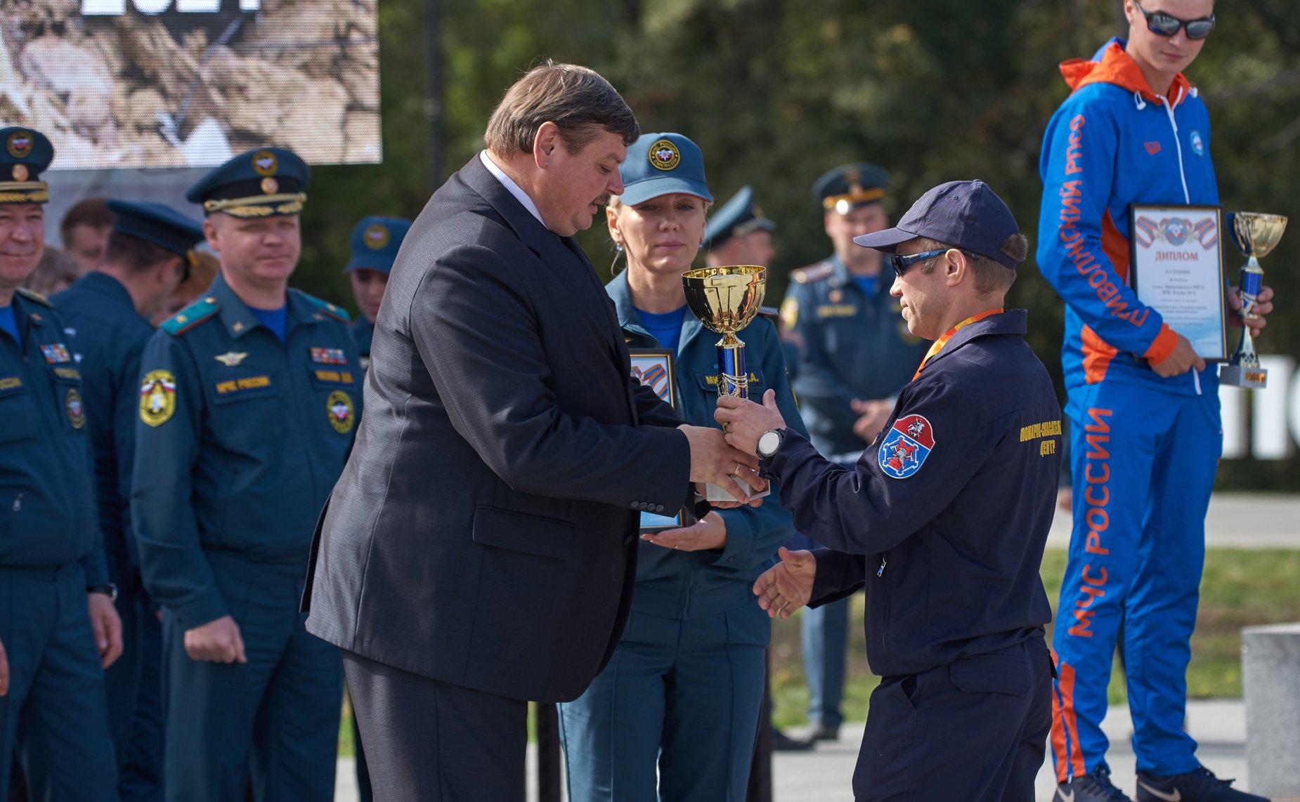 Сергей Колбин принял участие в торжественной церемонии закрытия XVIII Чемпионата по служебно-прикладному виду спорта «Многоборье спасателей МЧС России» на территории Мемориального комплекса «Сапун-Гора» в городе-герое Севастополе