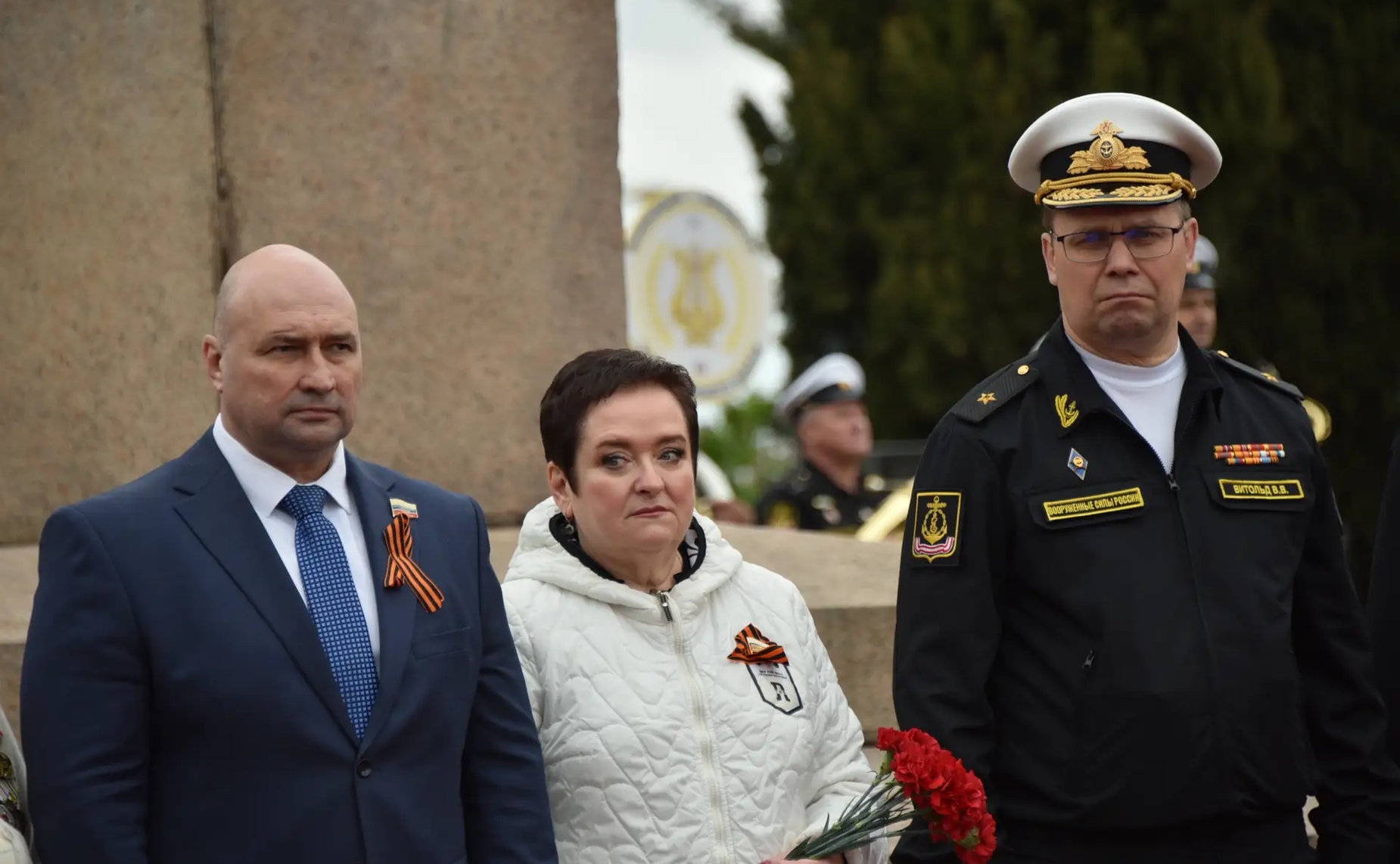 Лариса Мельник приняла участие в торжественной церемонии захоронения останков советских воинов, найденных в ходе поисковых работ. На мемориальном кладбище в посёлке Дергачи с воинскими почестями были захоронены 143 защитника Севастополя