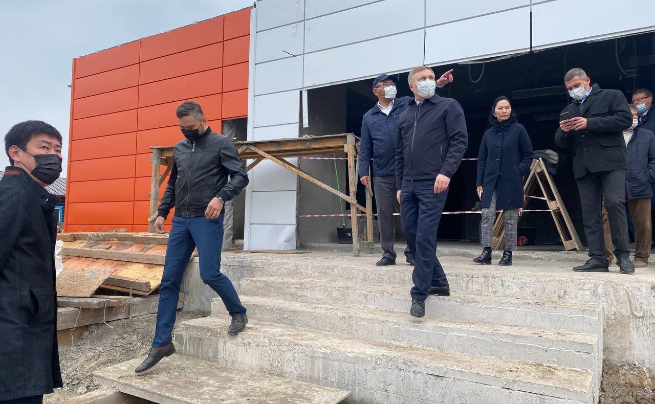 Александр Варфоломеев посетил социальные объекты в селах Республики Бурятия