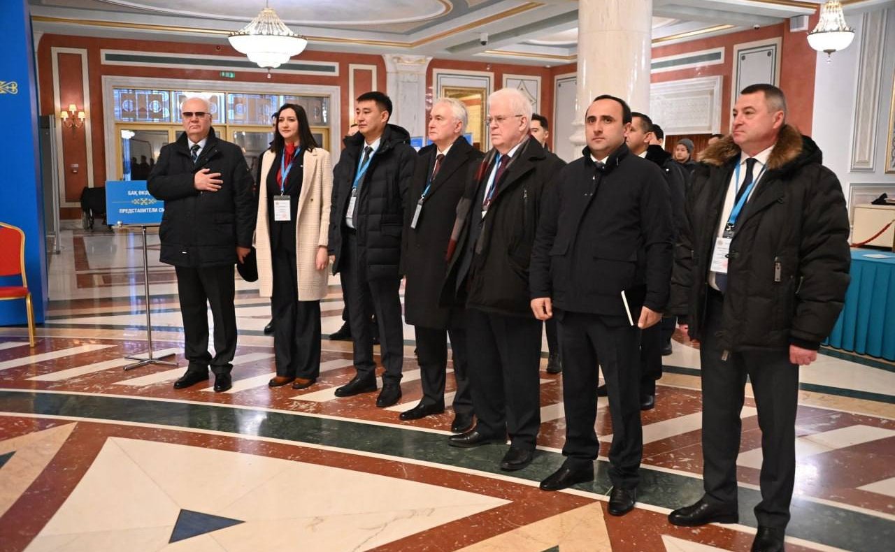 Делегация сенаторов приняла участие в наблюдении за проведением референдума по принятию новой Конституции Казахстана