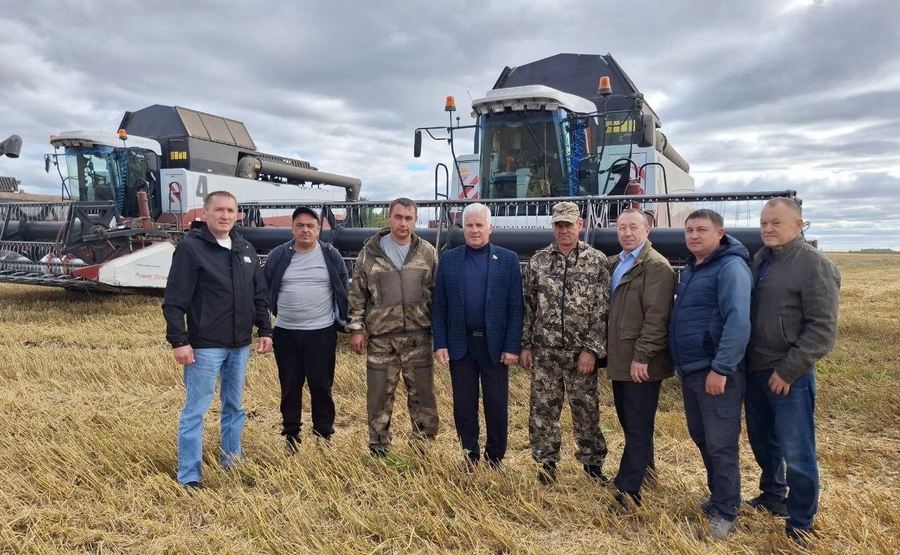 Сергей Мартынов побывал в Сернурском районе республики – на полях козьей фермы «Лукоз», побеседовал с земледельцами