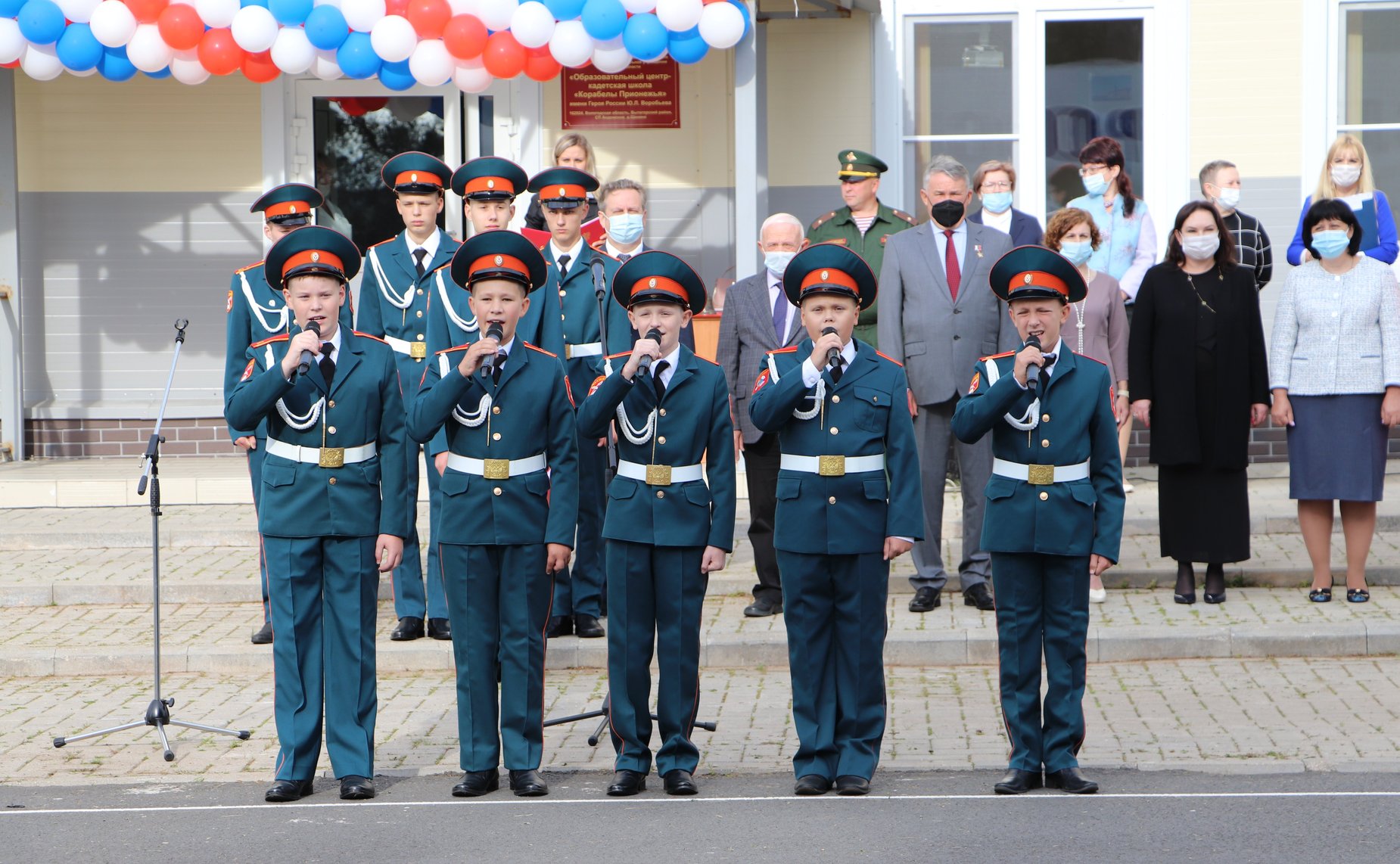 Юрий Воробьев принял участие в торжественной линейке в кадетской школе «Корабелы Прионежья», посвященной Дню знаний