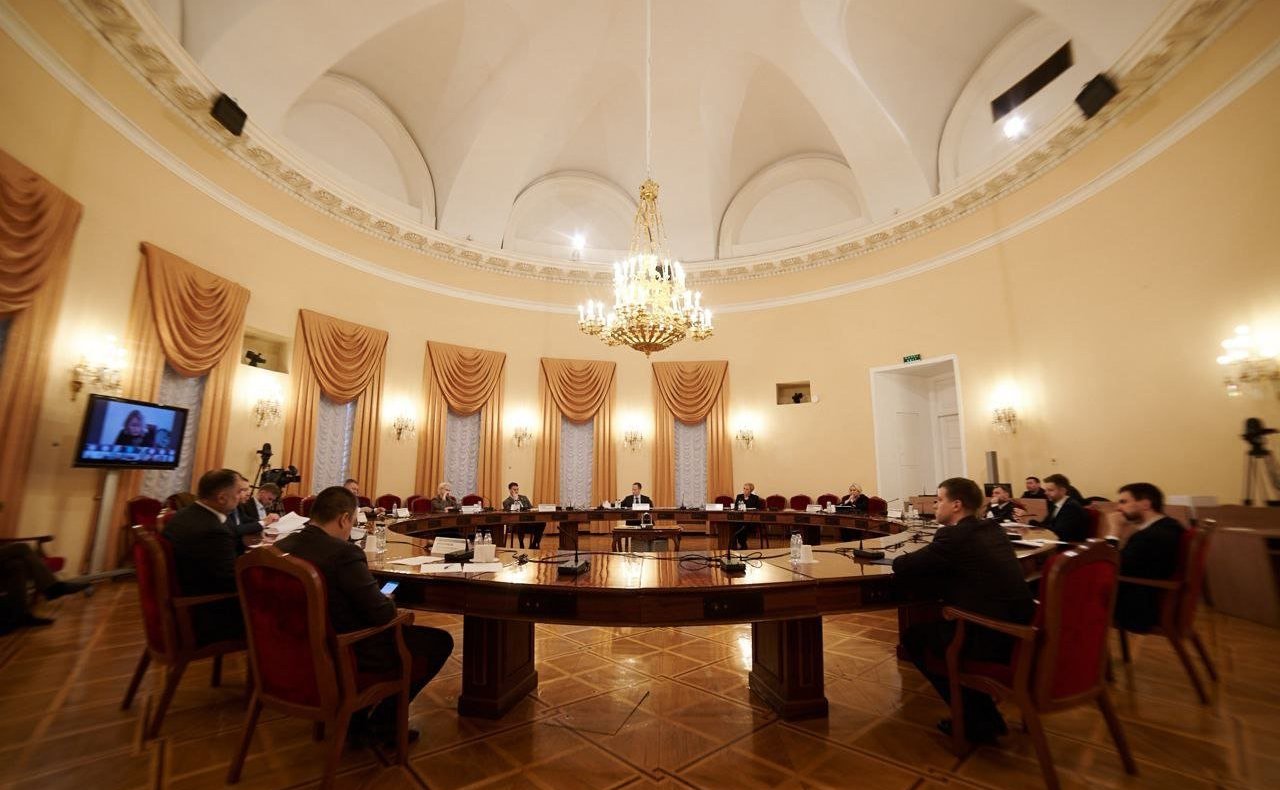 Эдуард Исаков принял участие в заседании Рабочей группы «О гармонизации законодательства о физической культуре и спорте и законодательства об образовании»