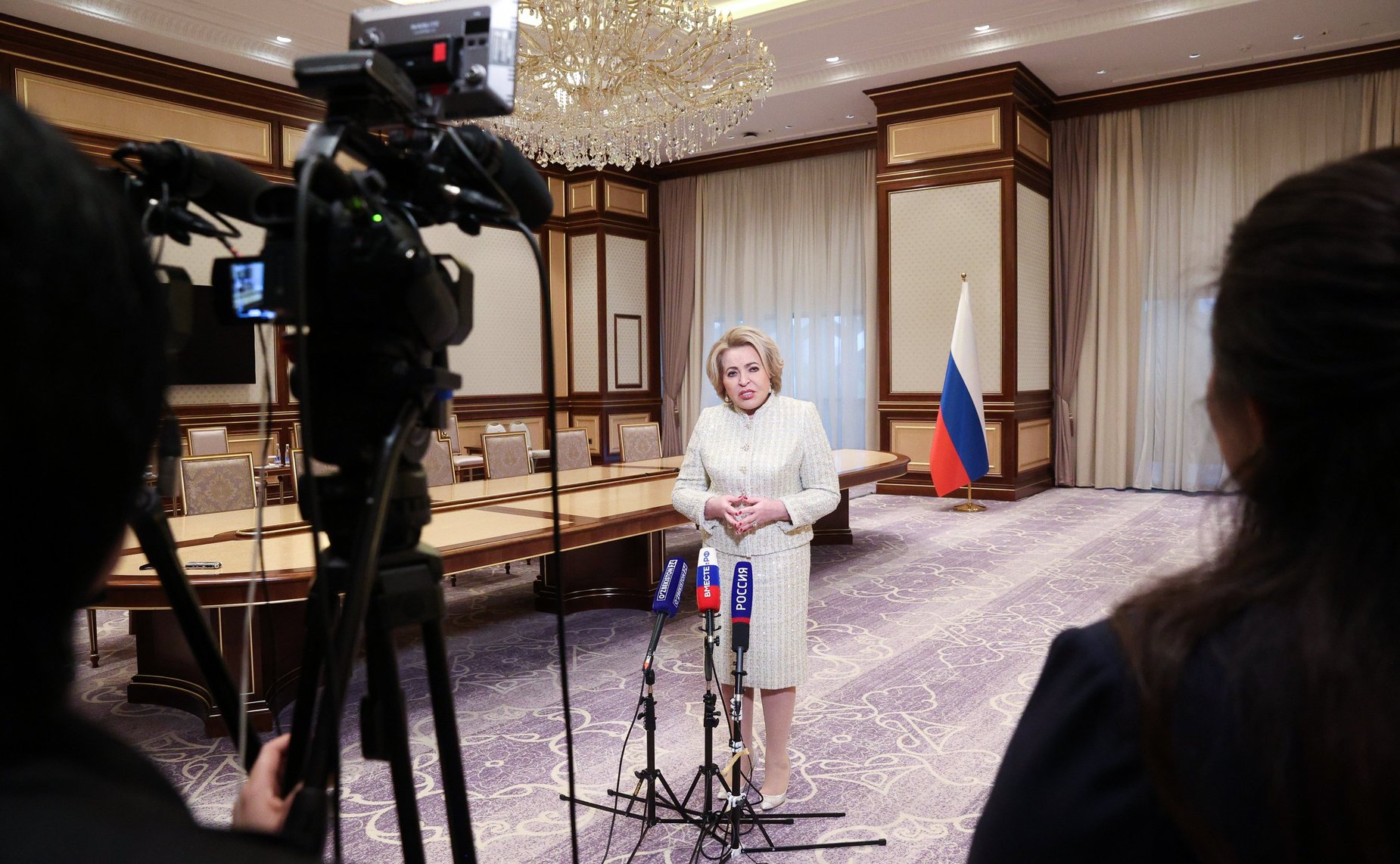 Пресс-подход Председателя Совета Федерации Валентины Матвиенко по итогам встречи с Президентом Республики Узбекистан Шавкатом Мирзиёевым