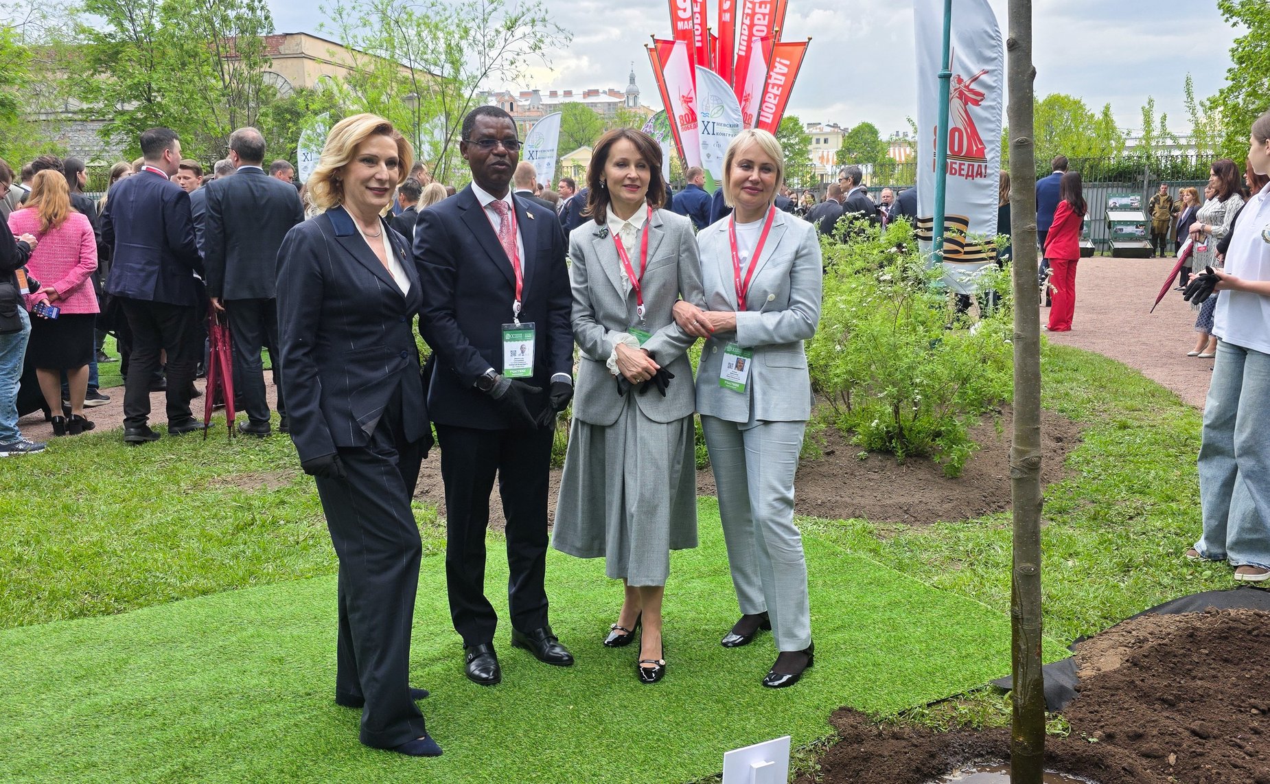 Церемония высадки деревьев в рамках проведения международной эколого-патриотической акции «Сад памяти», приуроченной к году Защитника Отечества