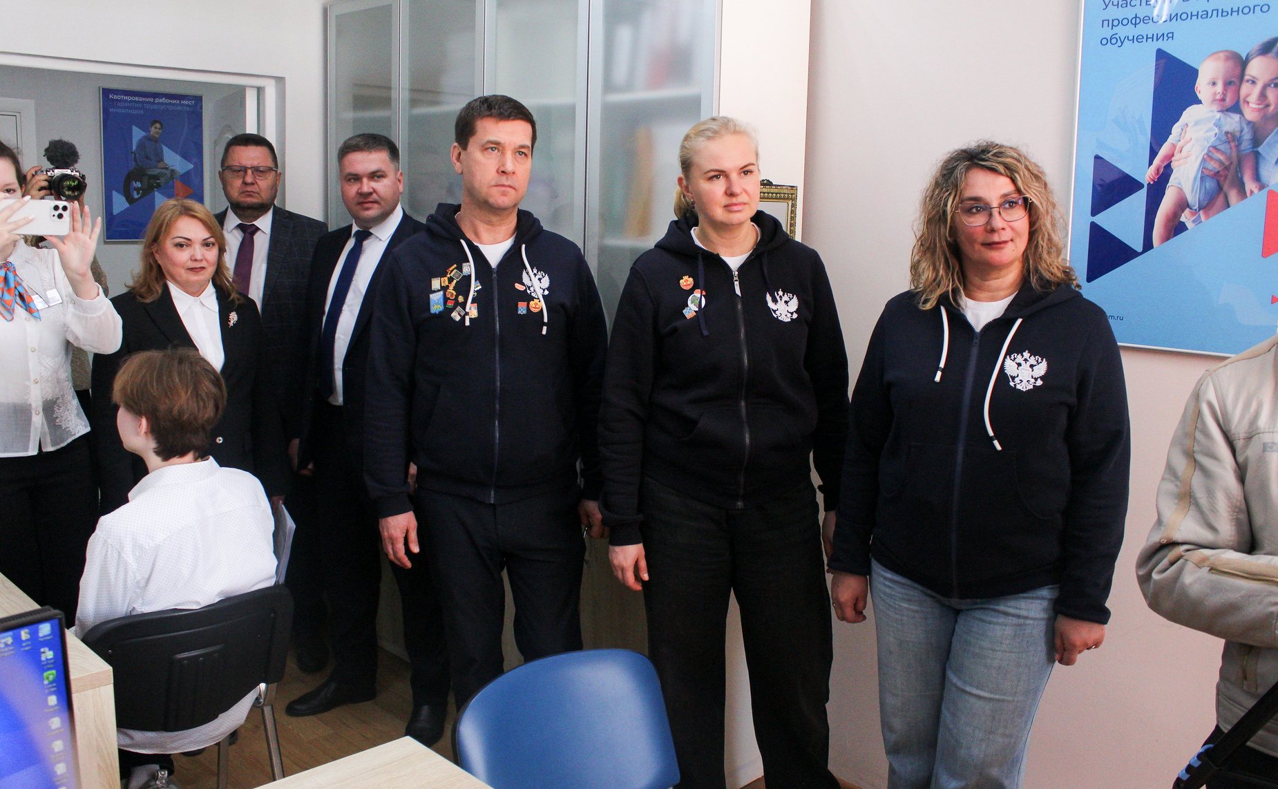 Сенаторы посетили Республиканский центр занятости