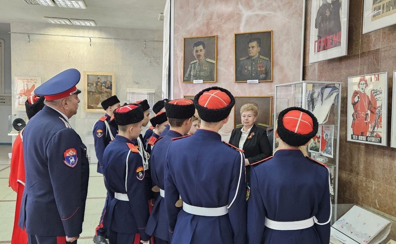 Ольга Бас посетила Республиканский краеведческий музей ЛНР