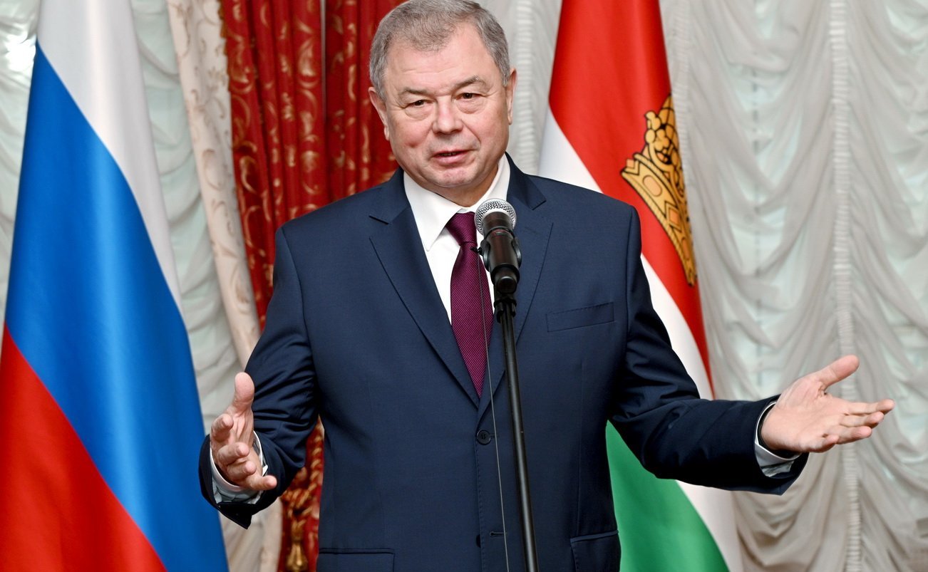 Анатолий Артамонов и Александр Савин в Калуге вручили награды подросткам, проявившим мужество в экстремальных ситуациях и спасшим человеческие жизни