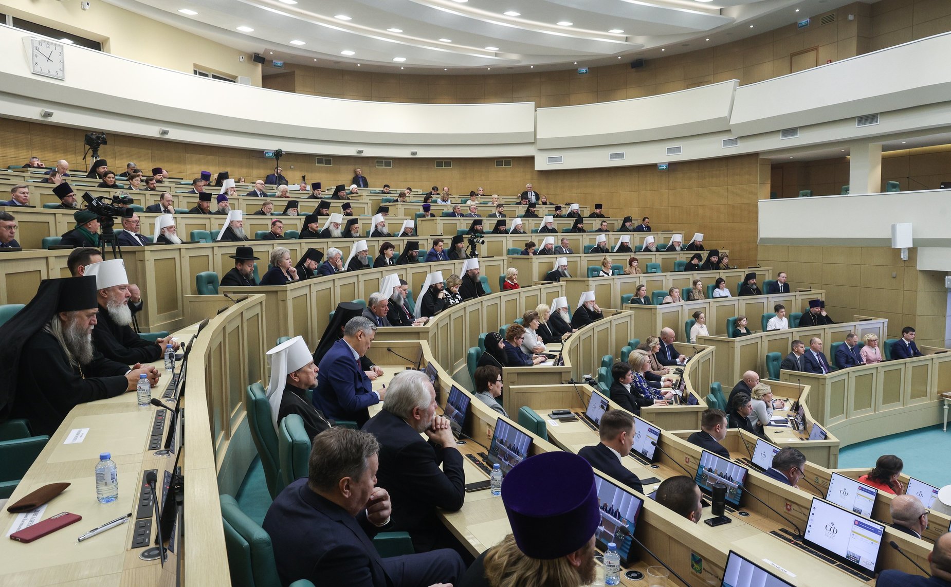 Пленарное заседание ХII Рождественских парламентских встреч