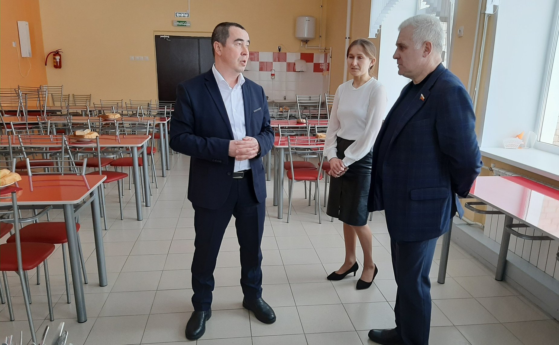 Сергей Мартынов в рамках работы в регионе ознакомился с ходом капитального ремонта школ в селе Зашижемье и деревне Лажъял