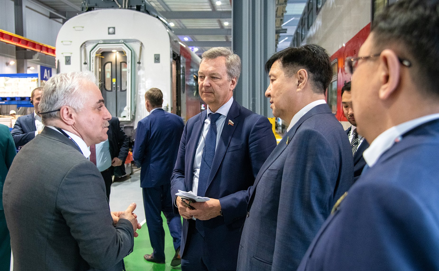 Участники 23-го заседания Комиссии по сотрудничеству между Советом Федерации и Сенатом Парламента Республики Казахстан посетили Тверской вагоностроительный завод