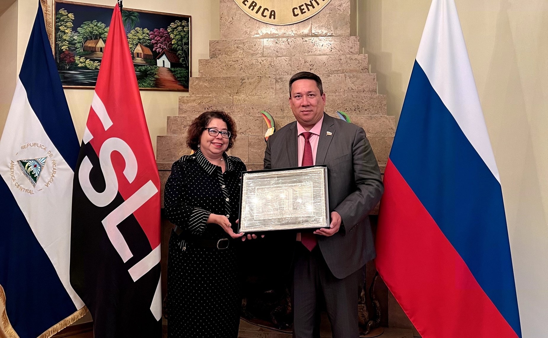 Встреча Владимира Полетаева с Чрезвычайным и Полномочным Послом Республики Никарагуа в Российской Федерации Альбой Асусена Торрес