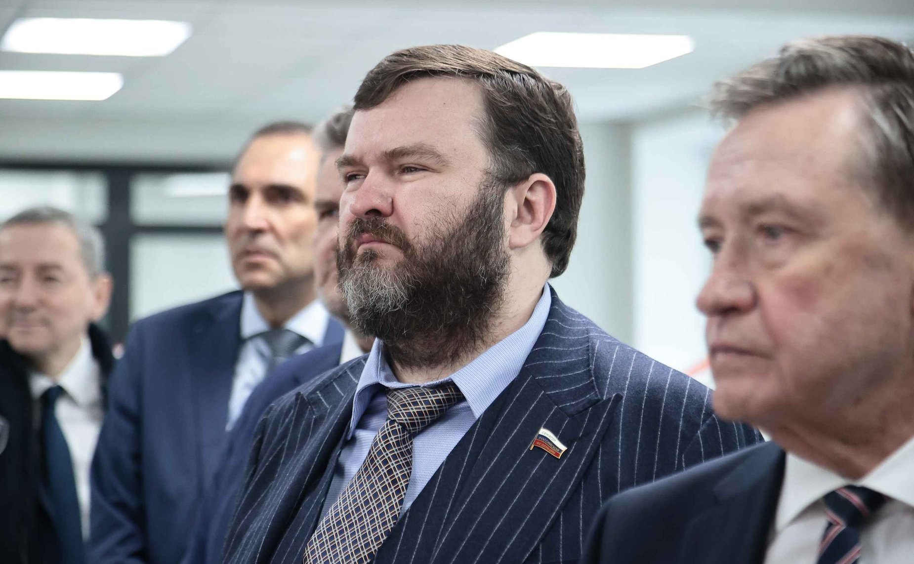 В ходе поездки сенаторам презентовали новую модель автомобиля, который разработан на Ульяновском автомобильном заводе