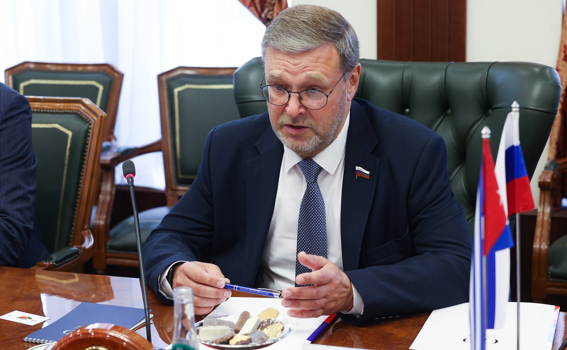 Встреча заместителя Председателя Совета Федерации Константина Косачева с Чрезвычайным и Полномочным Послом Республики Куба в РФ Хулио Антонио Гармендией Пеньей