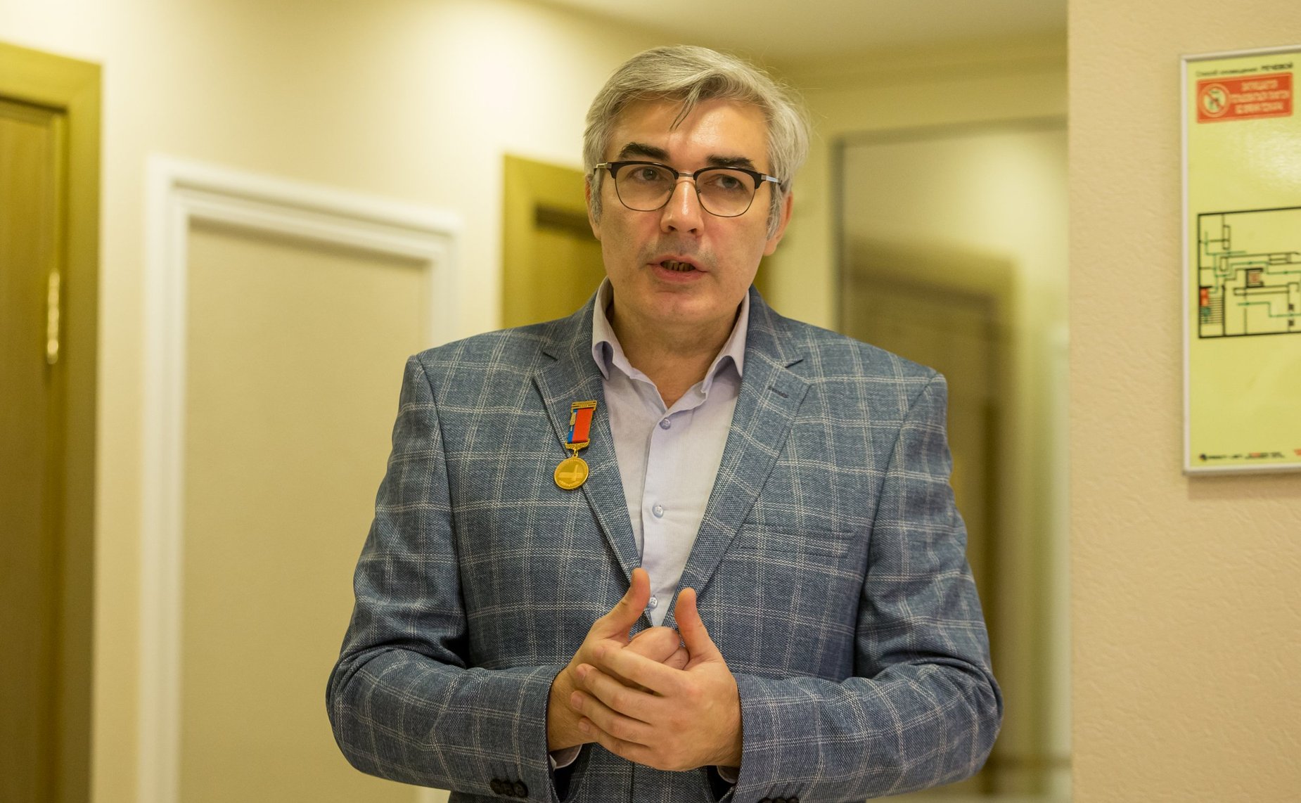 Открытие в Совете Федерации выставки скульптуры и графики Олега Закоморного