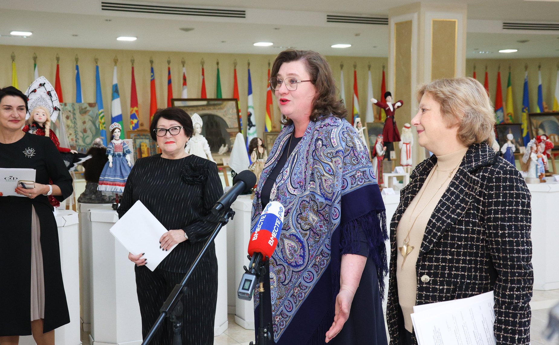 Открытие выставки, приуроченной к Дню народного единства, в рамках Фестиваля православной культуры и традиций малых городов и сельских поселений Руси «София»