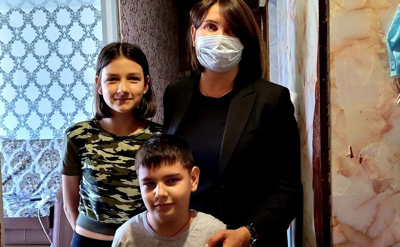 Юлия Лазуткина приняла участие в региональном благотворительном проекте «Подготовь ребенка к школе»